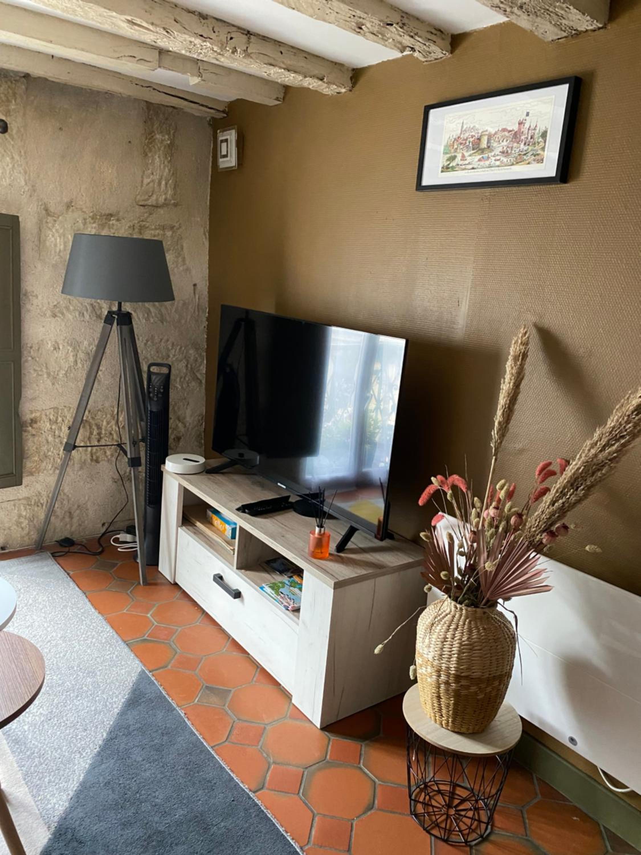 One-Bedroom Apartment photo 3