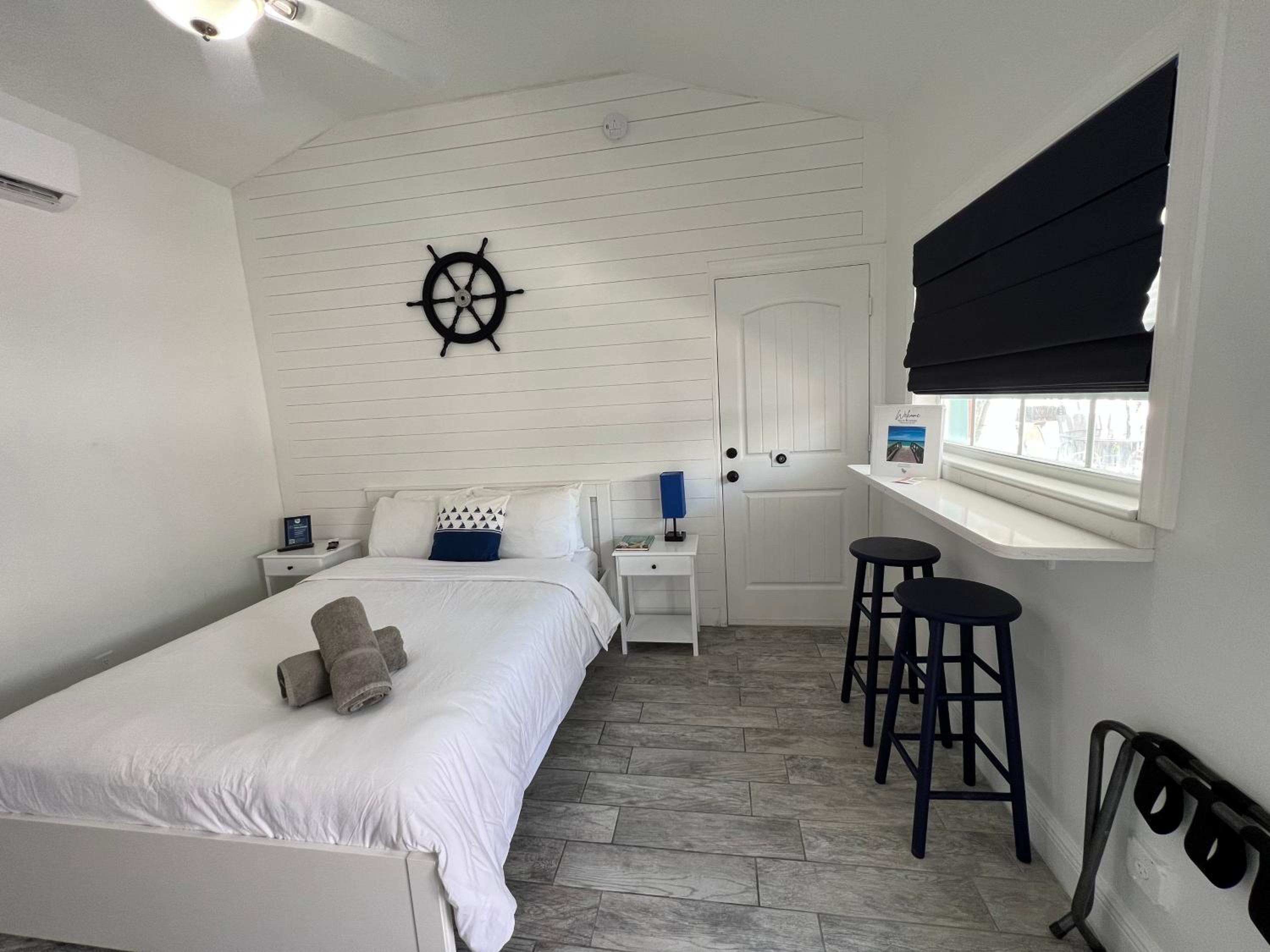 Studio with Pool View photo 3