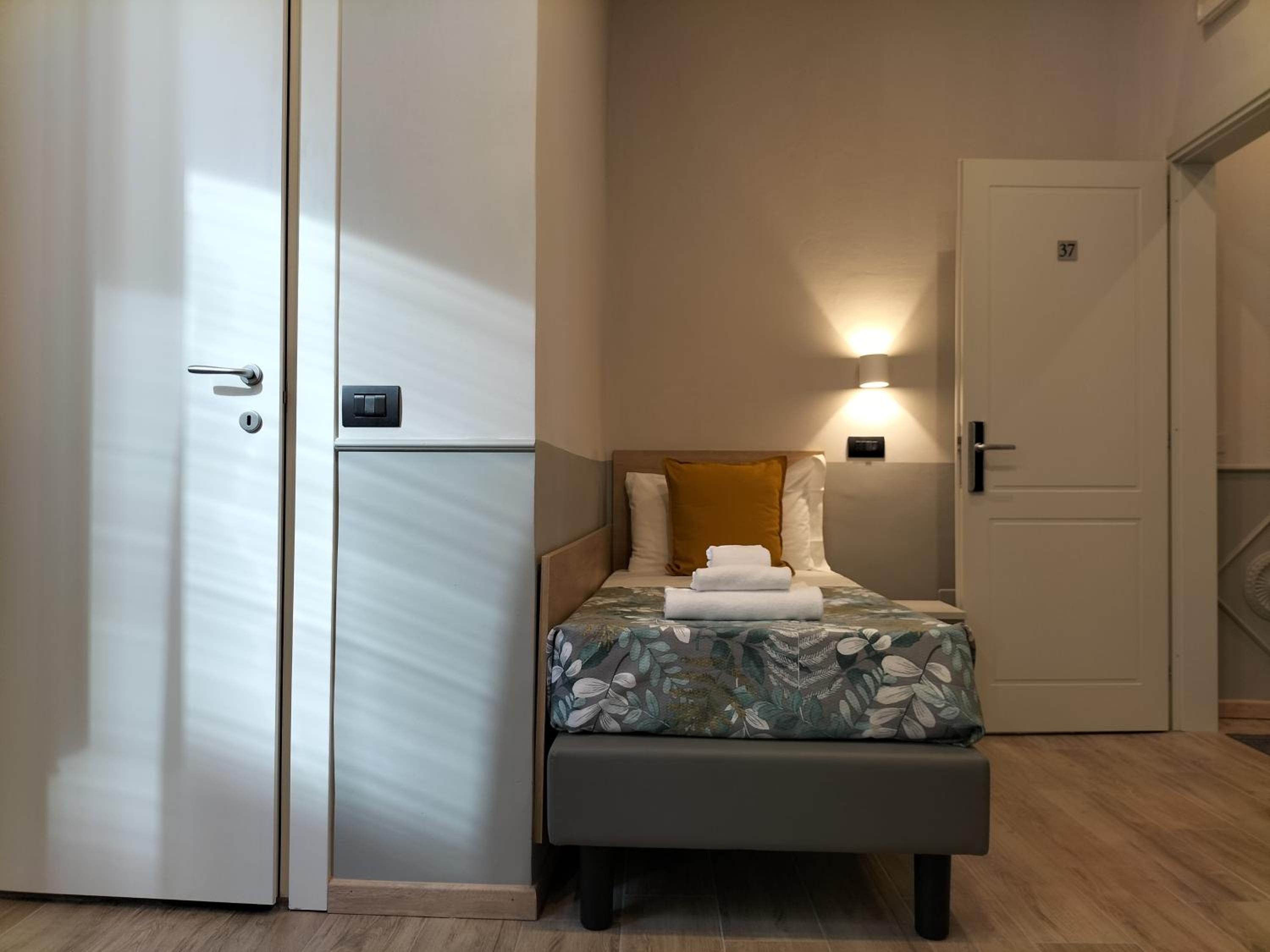 Standard Triple Room photo 2