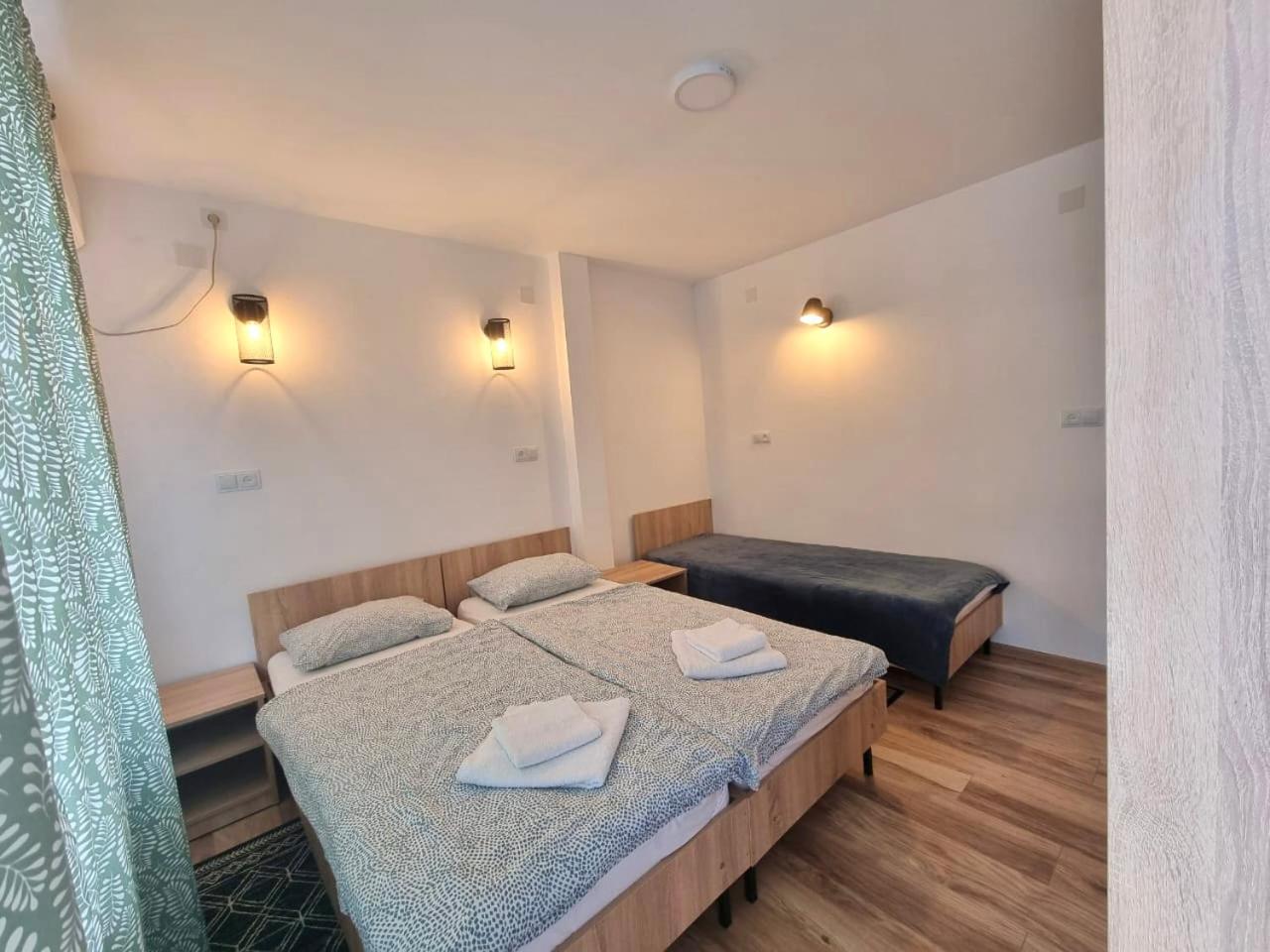 Double or Twin Room - Photo 6