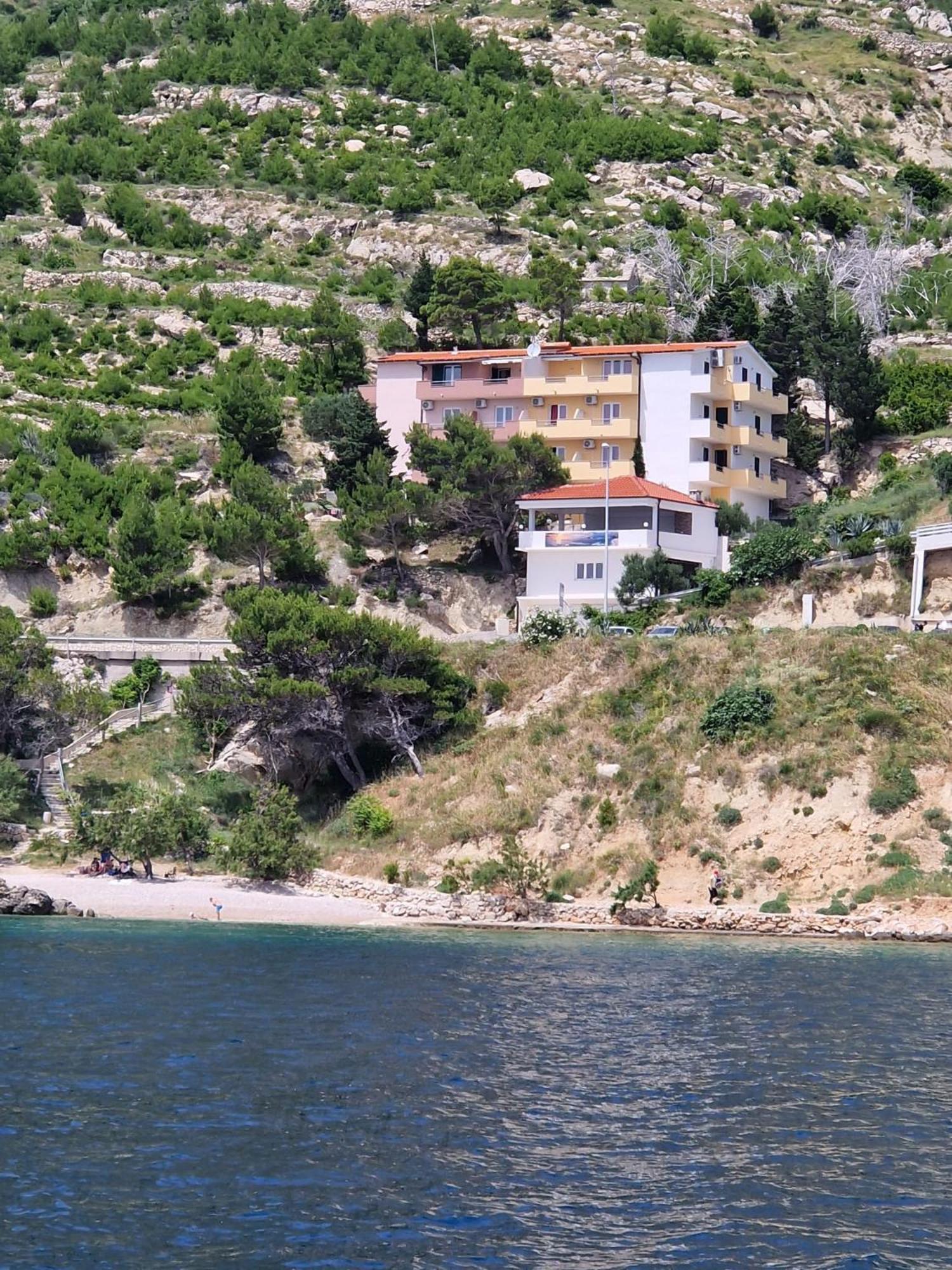 Apartment with Sea View - Photo 11