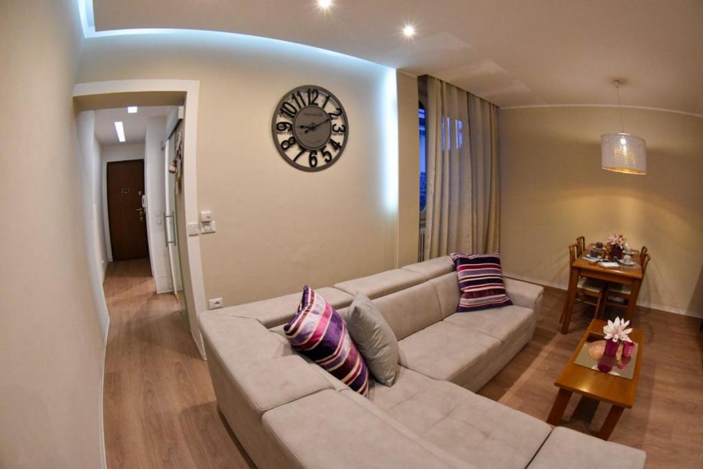 One-Bedroom Apartment - Photo 1