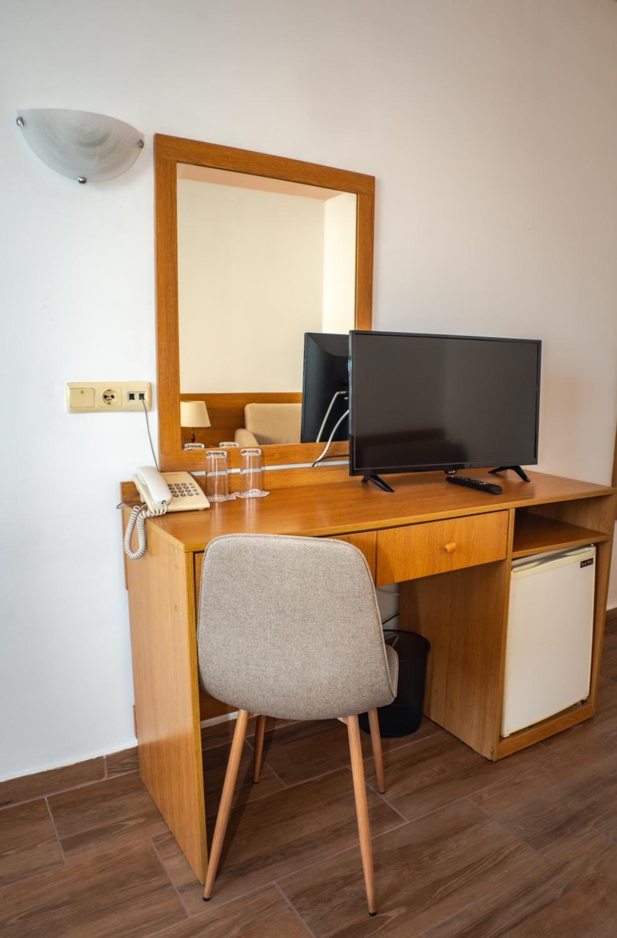 Double or Twin Room (2 Adults + 2 Children)