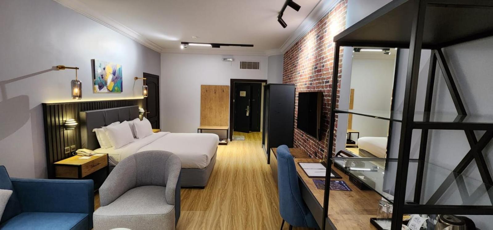 Deluxe King Room