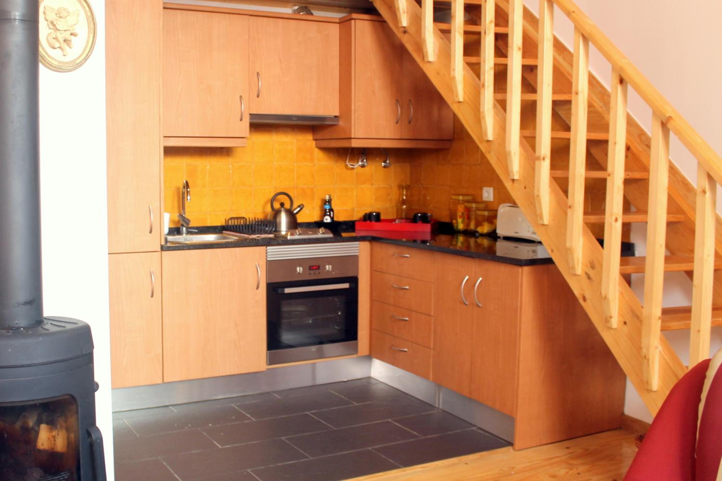 Apartment - Split Level - Photo 2