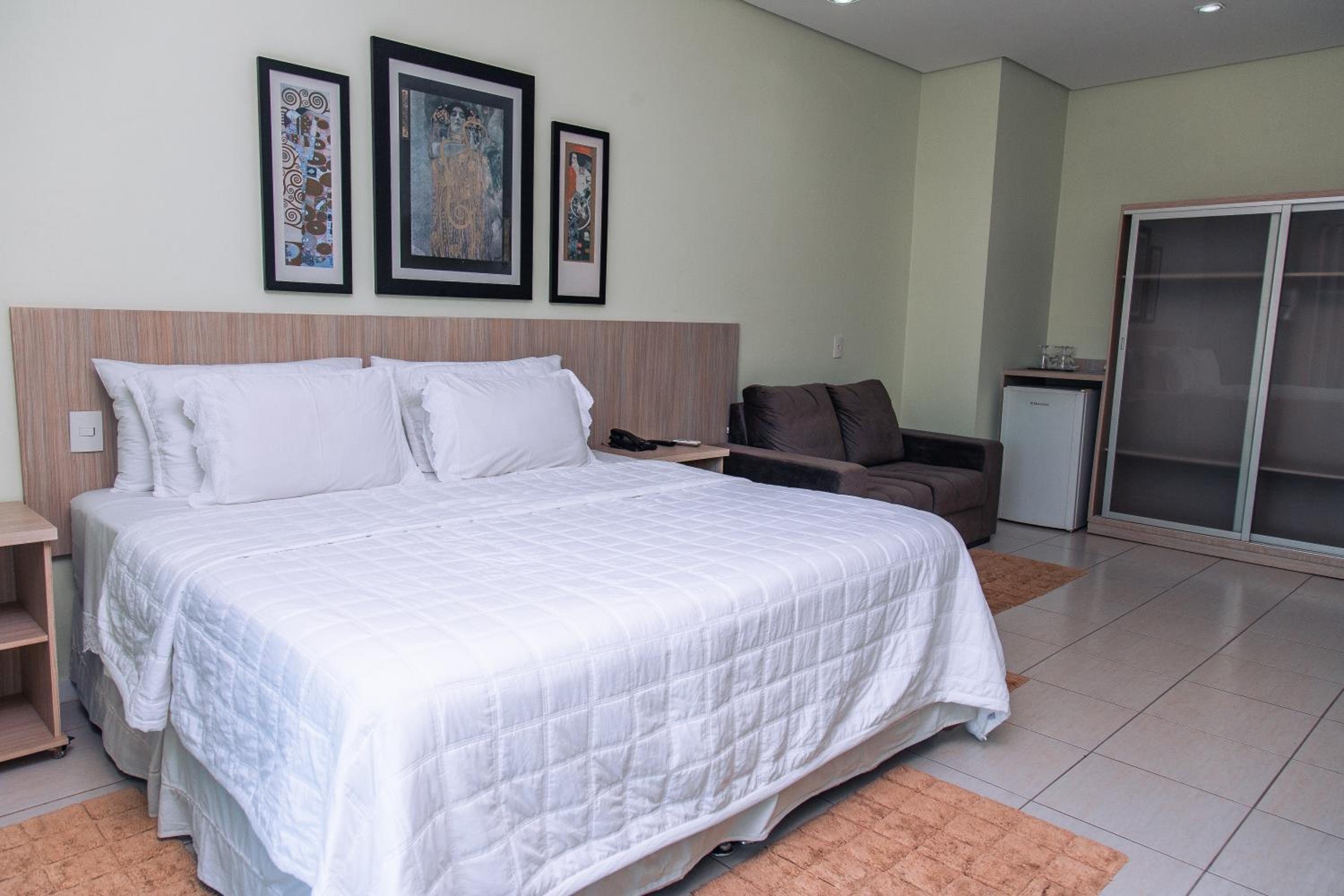 Queen Suite photo 1