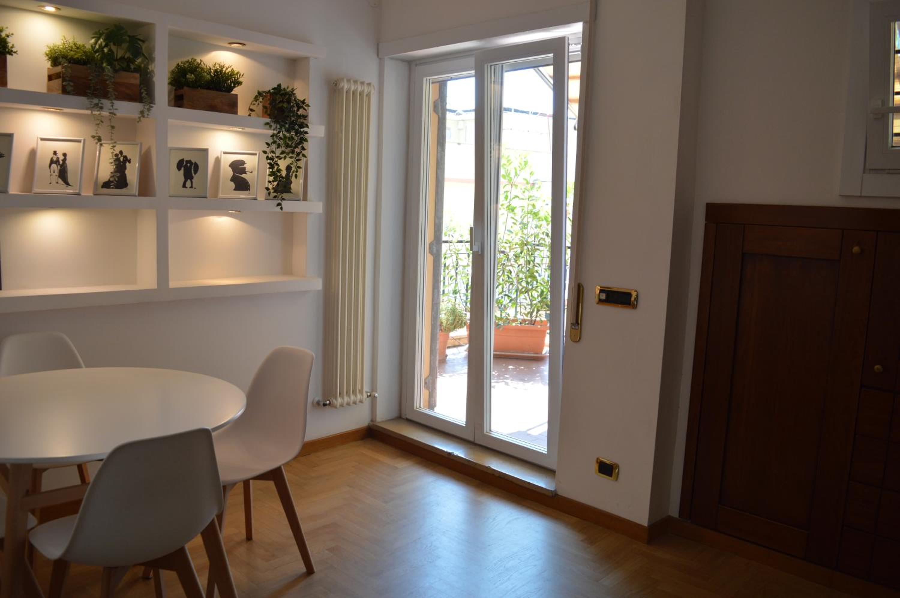 One-Bedroom Apartment photo 2