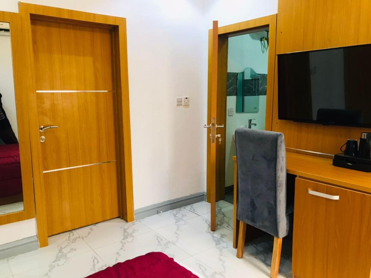Budget Double Room photo 2