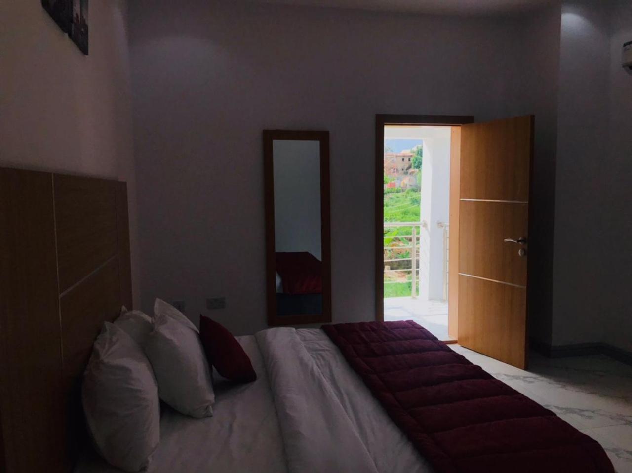 Deluxe King Room photo 2