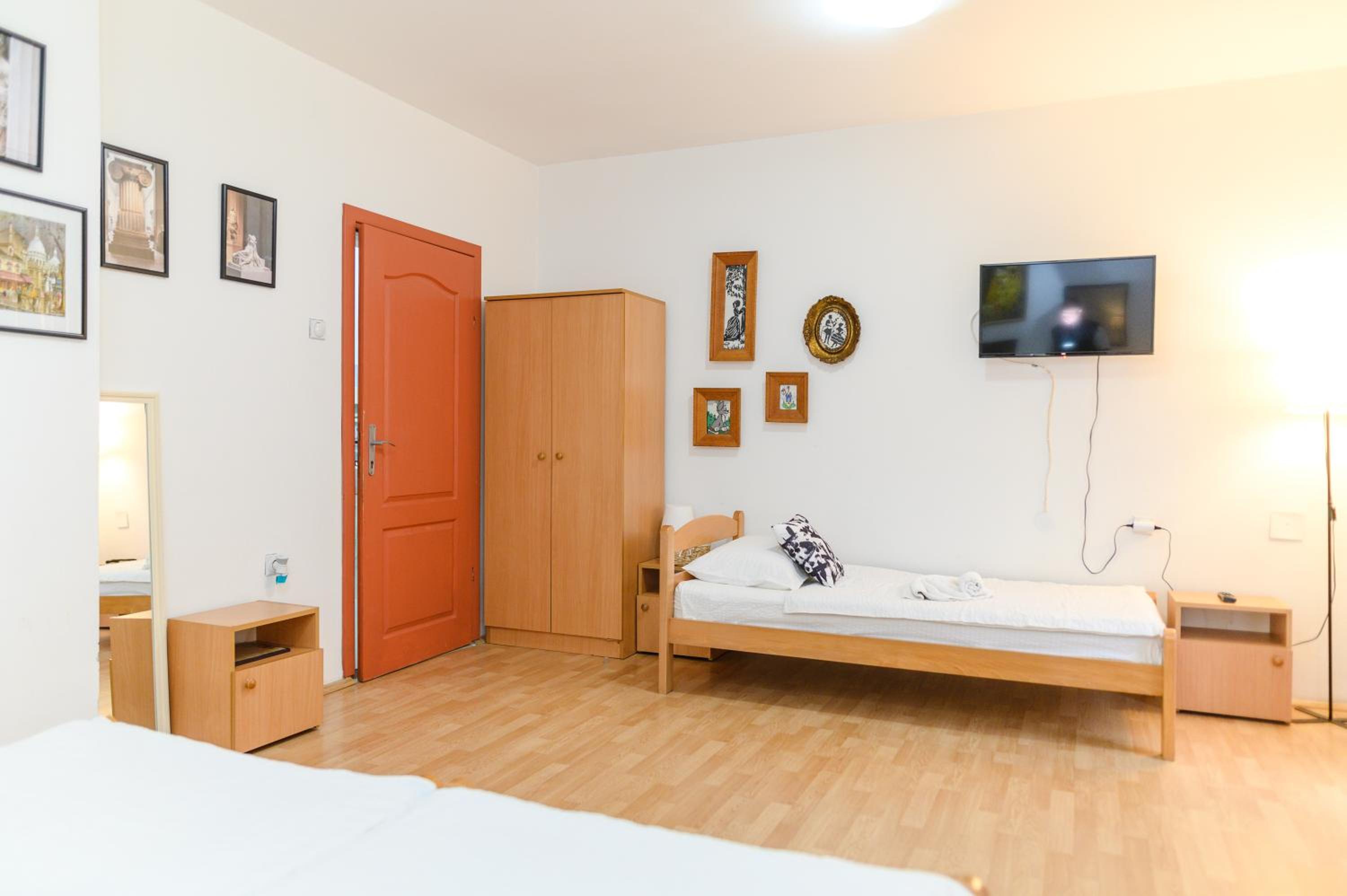 One-Bedroom Apartment with Balcony photo 1