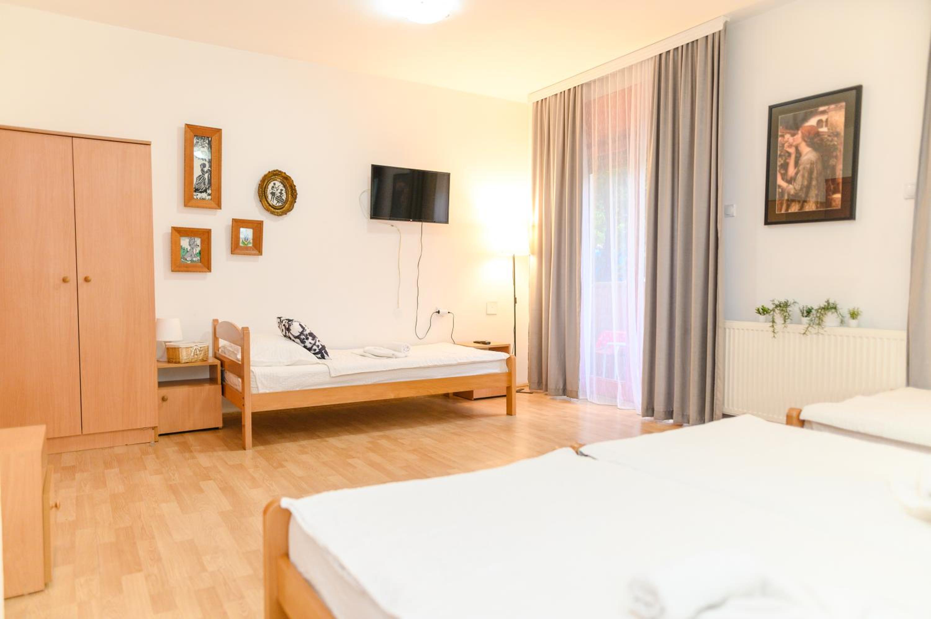 One-Bedroom Apartment with Balcony photo 2