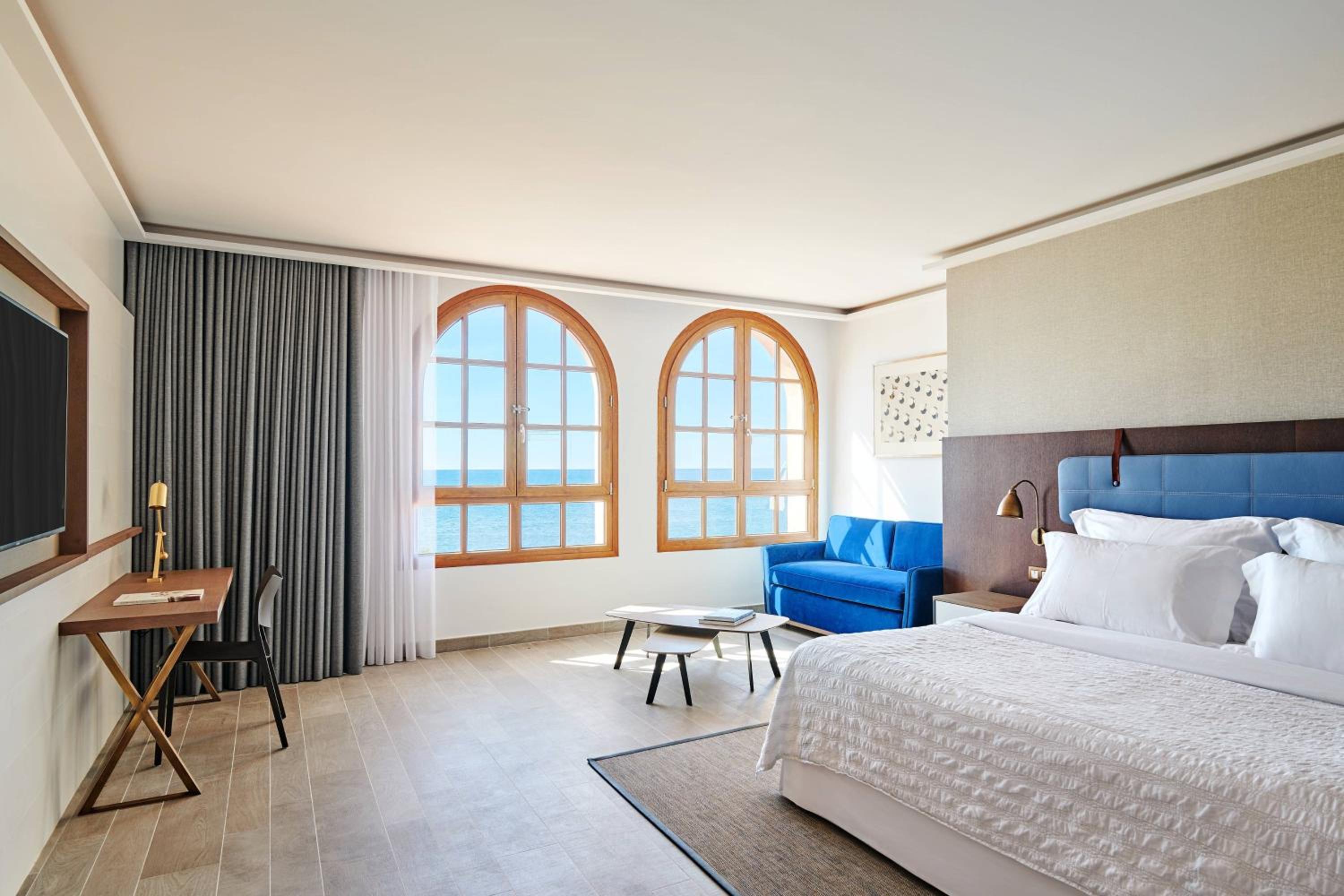 Family Junior Suite Beach Front