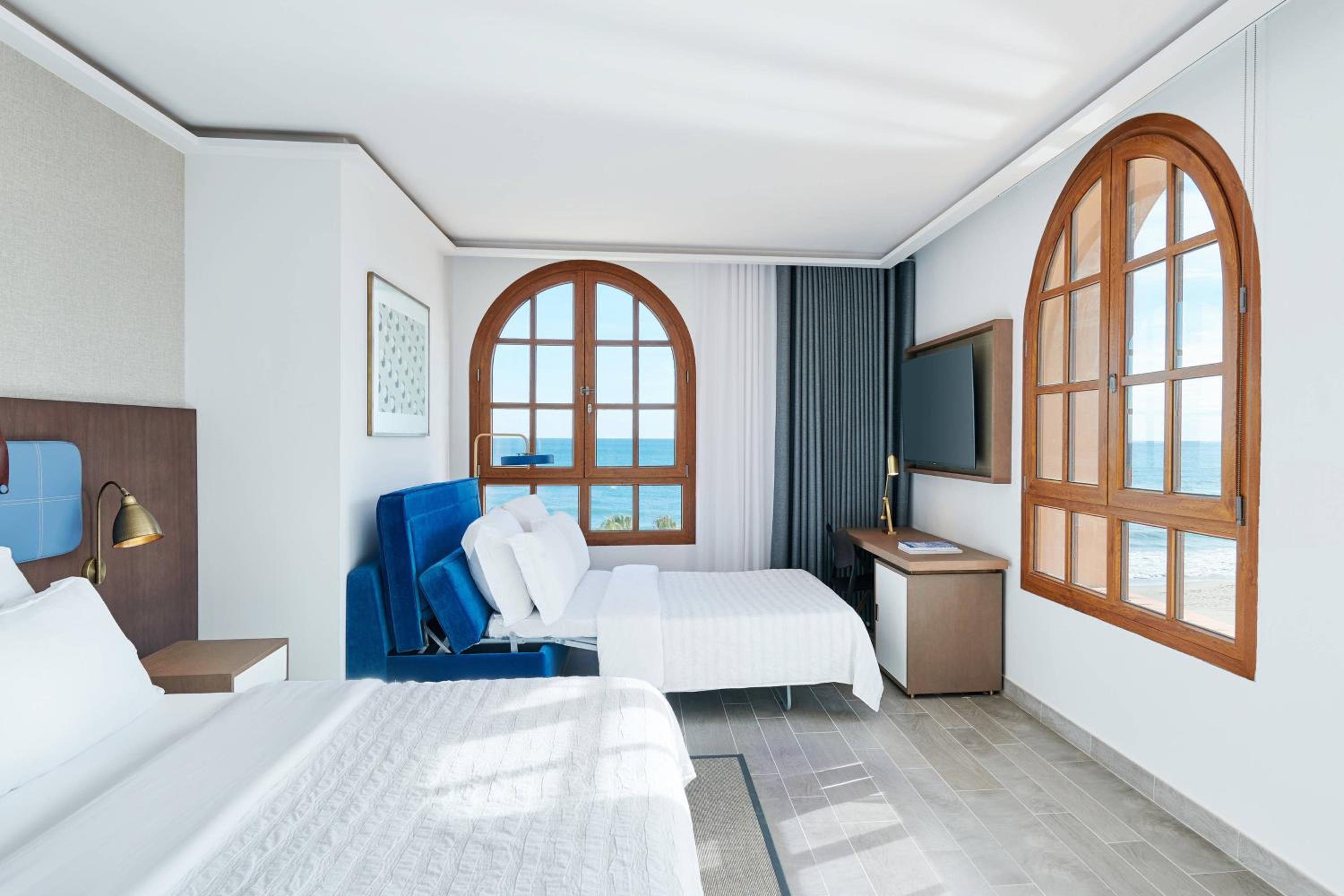 Family Junior Suite Beach Front