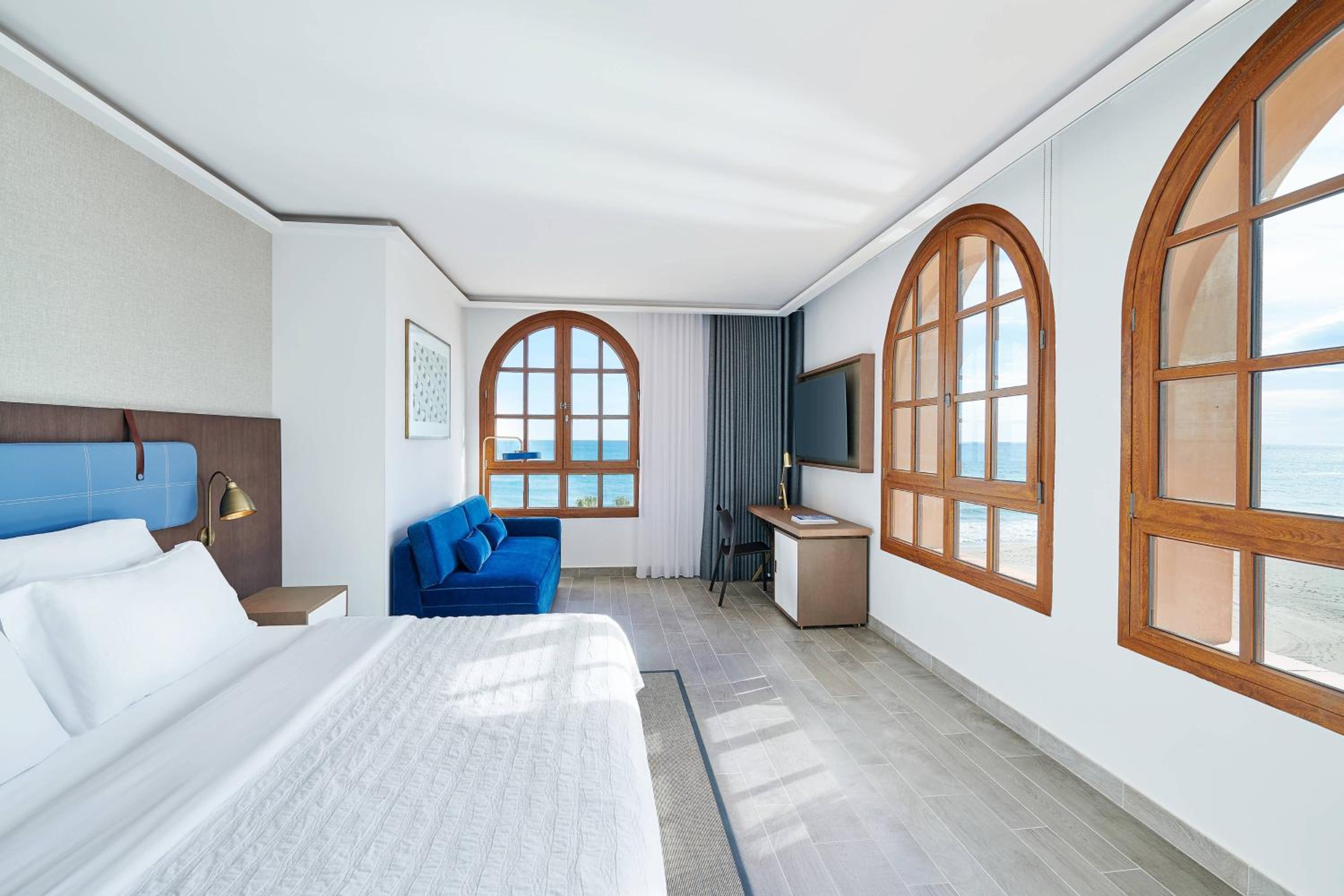 Family Junior Suite Beach Front