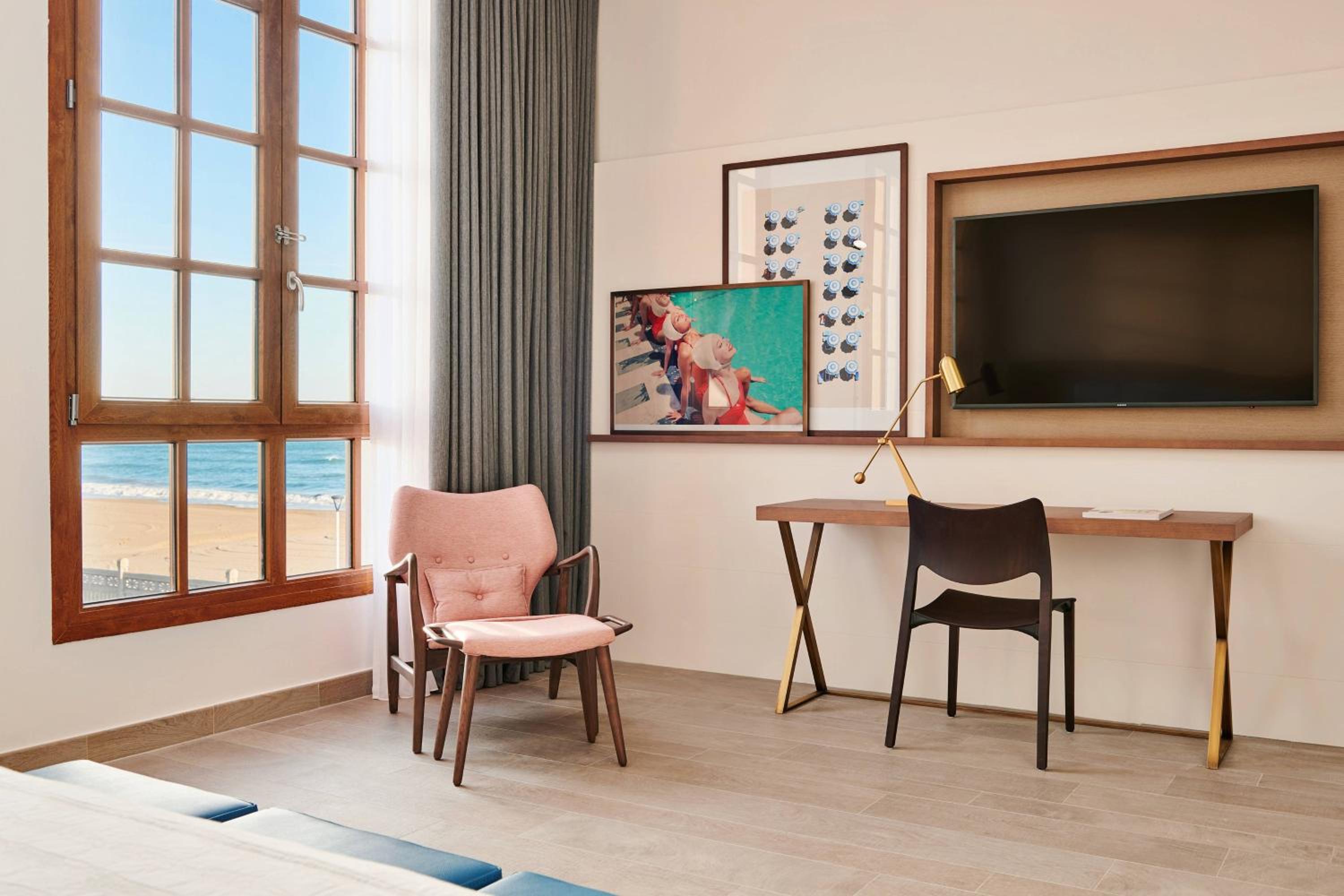 Superior Historic Twin Room with Partial Sea View