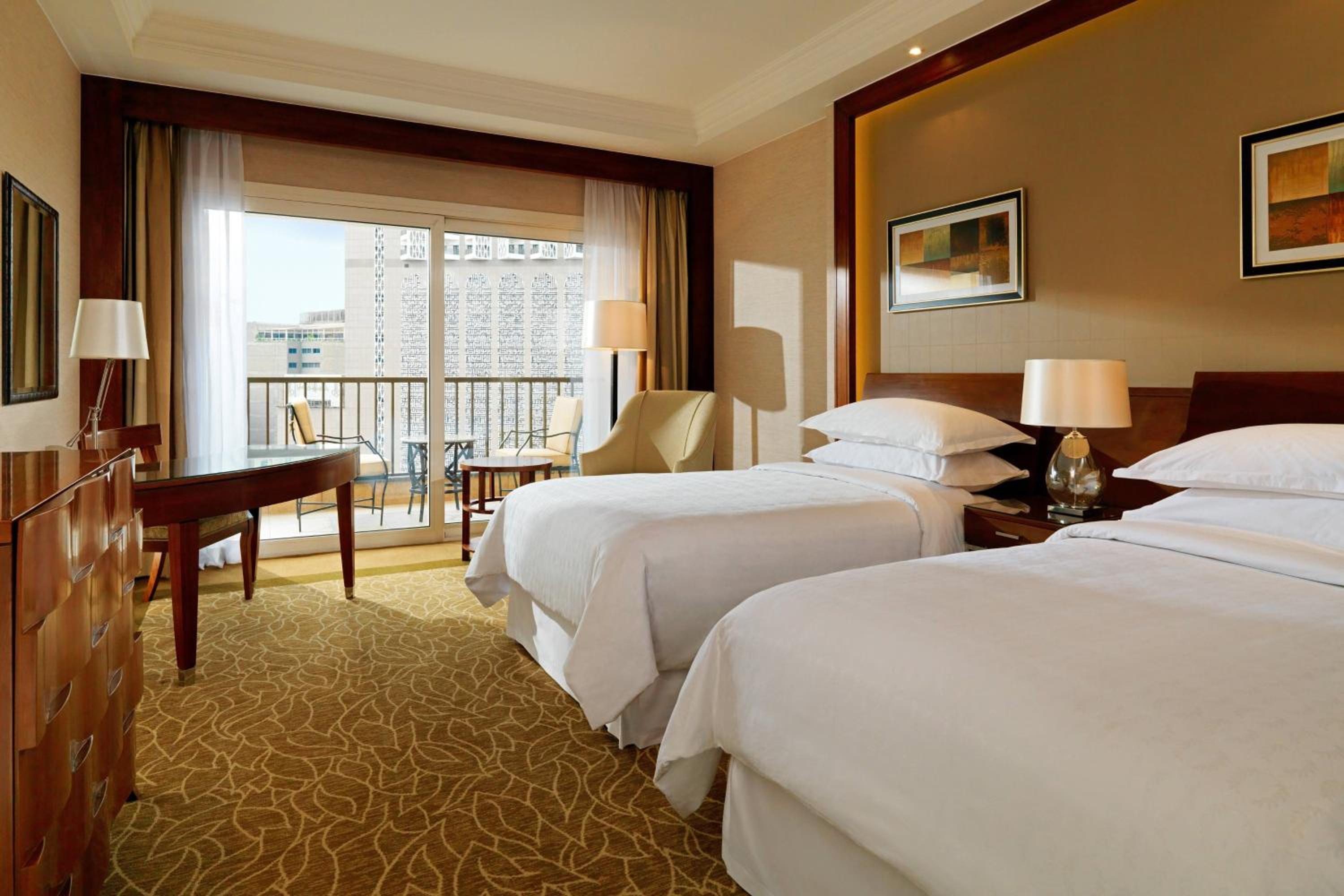 Deluxe Guest room, 2 Twin, Pool & City view, Balcony - Photo 1