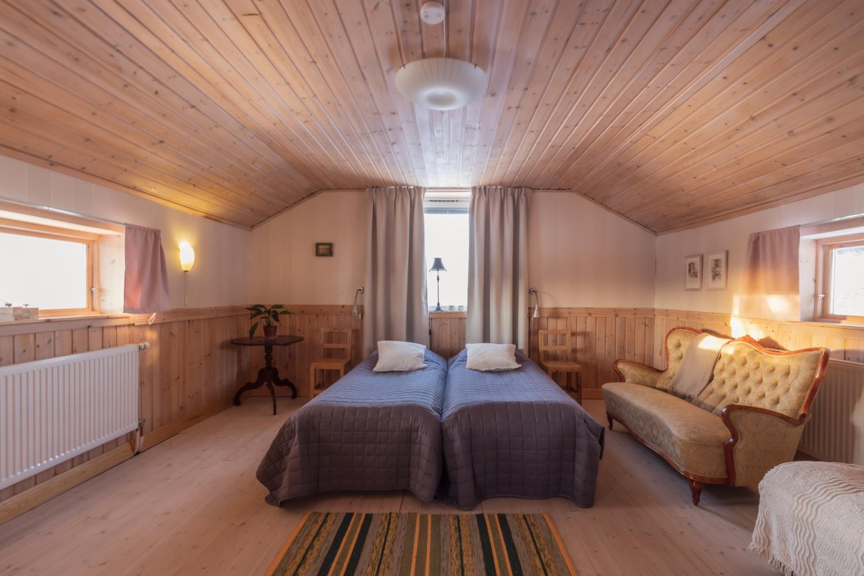 Large Double Room photo 1