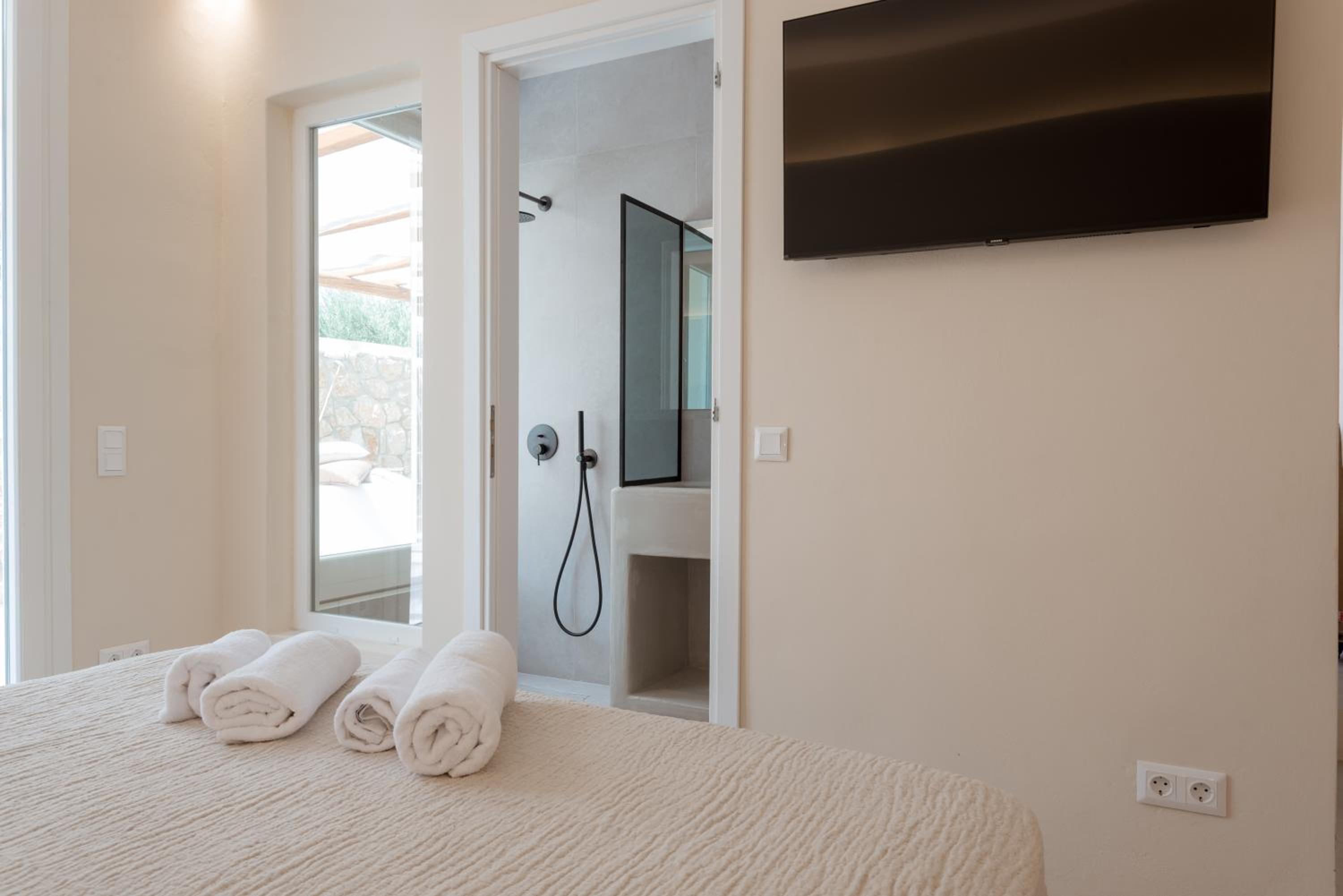 Villa photo 1