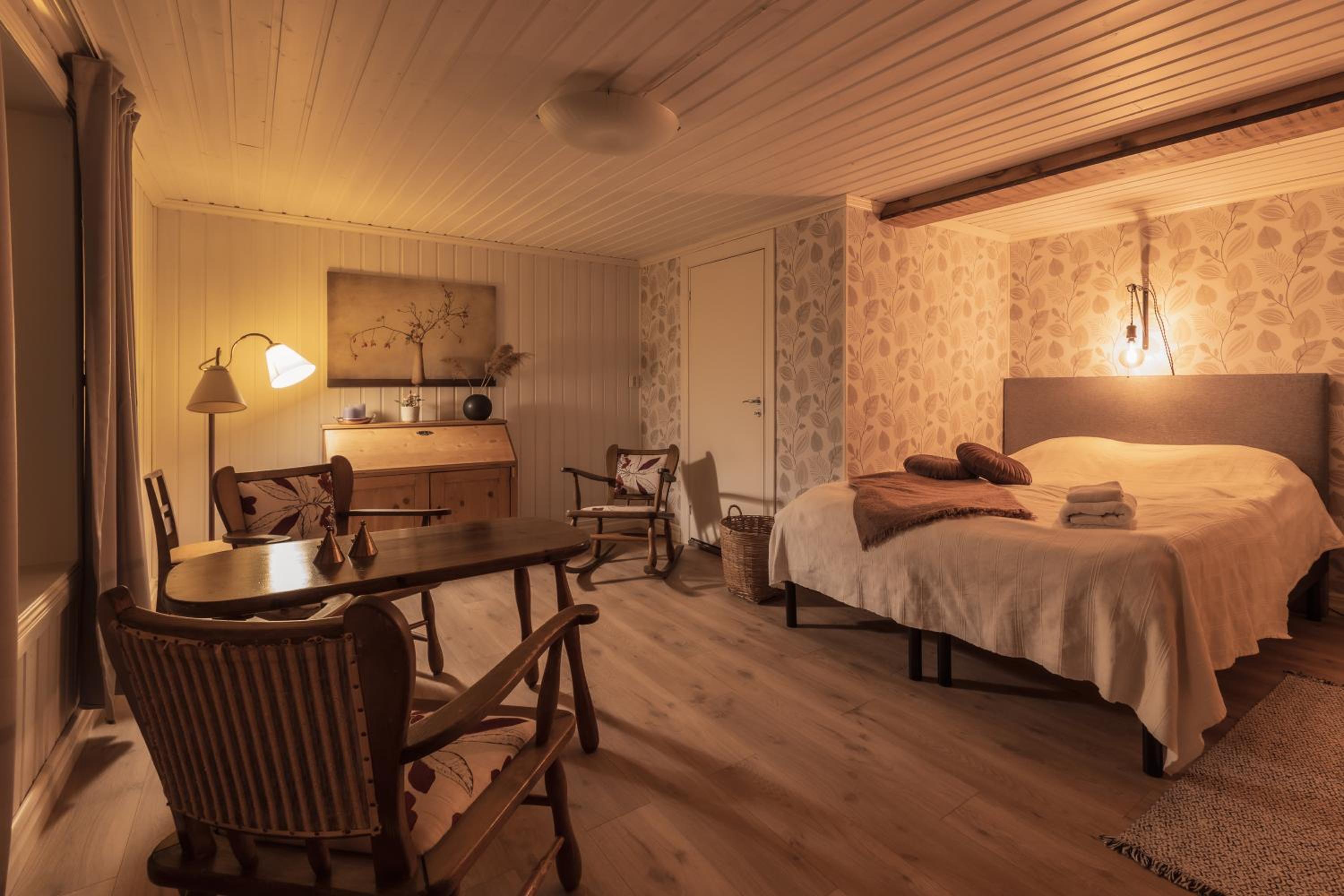 Large Double Room photo 1