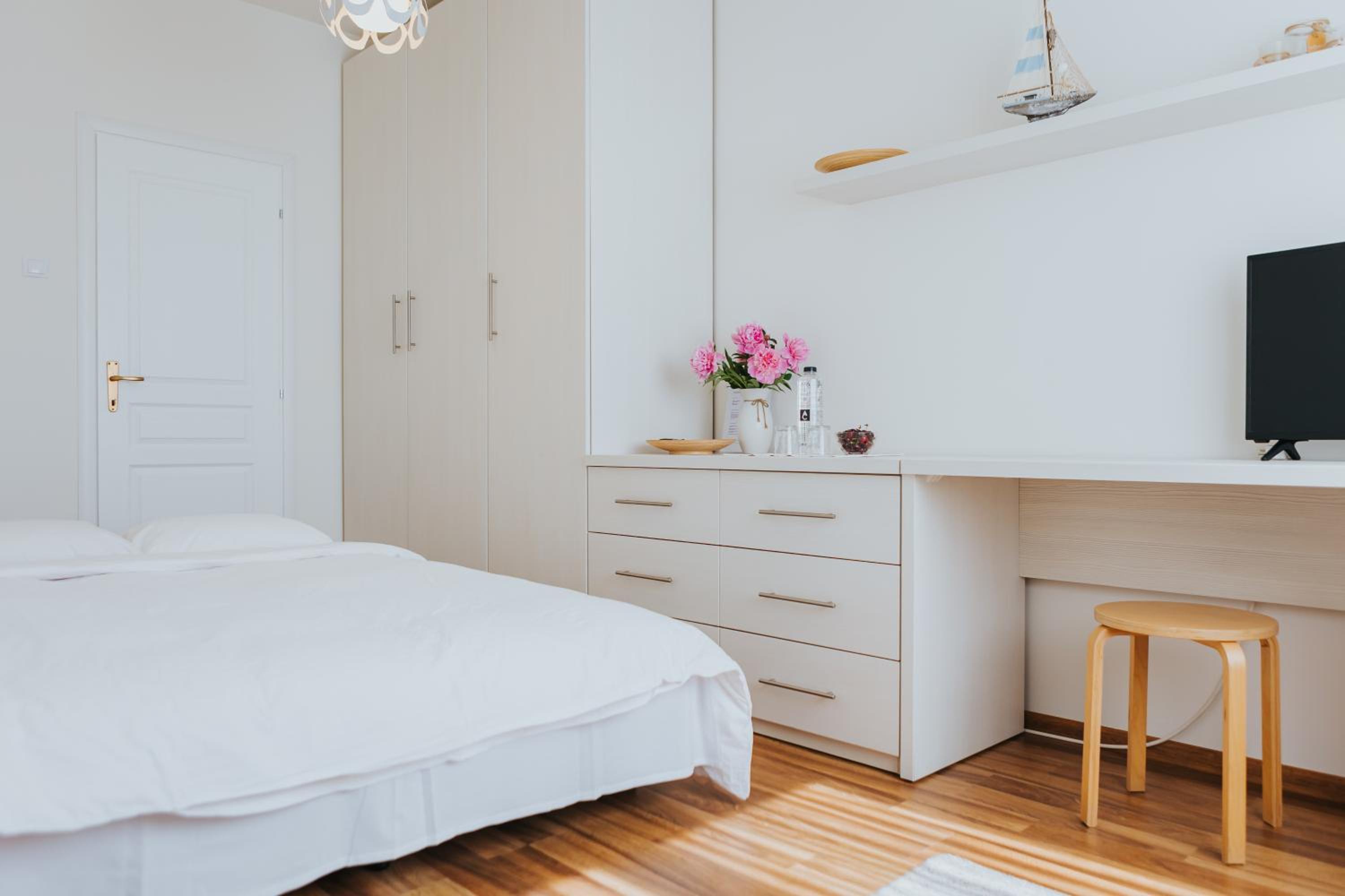 Double Room with Private Bathroom photo 2