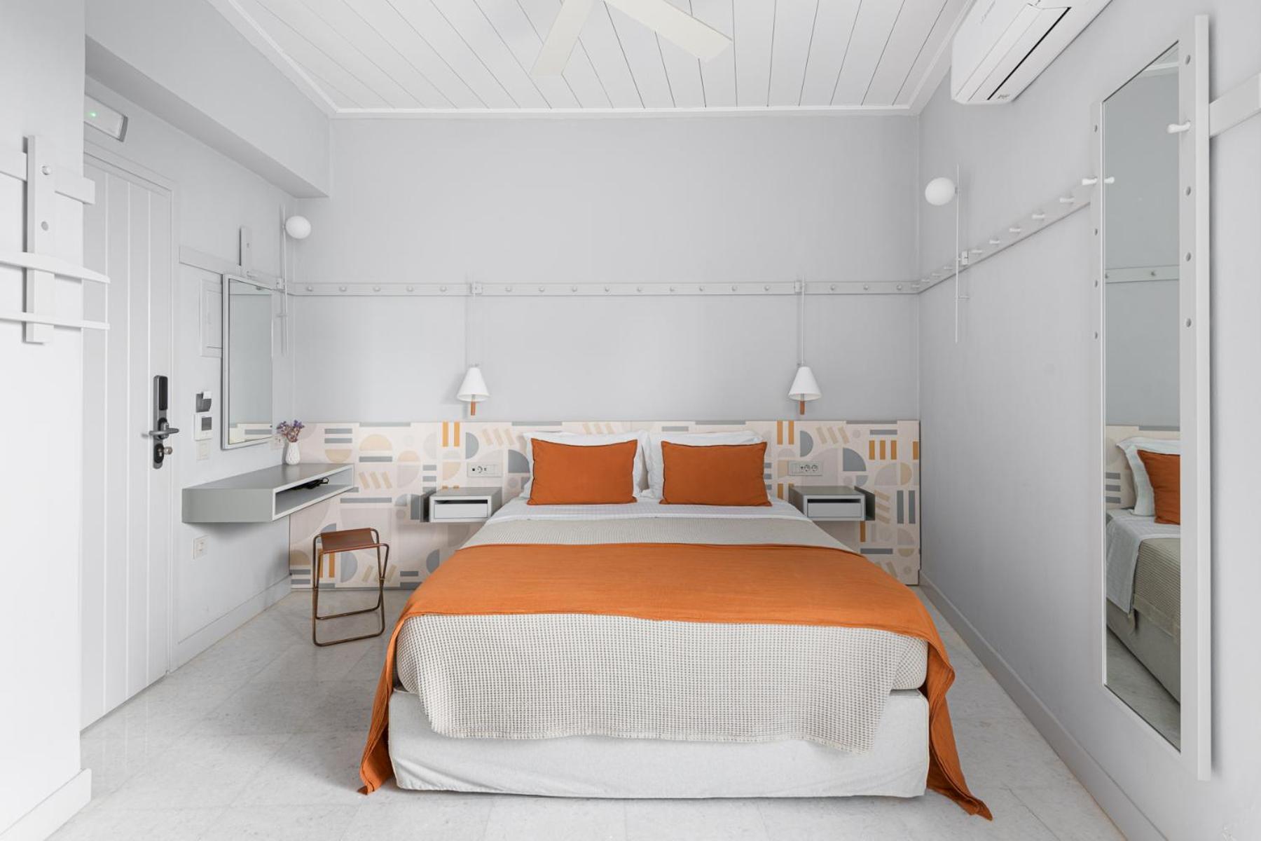 Double Room (1 Adult)