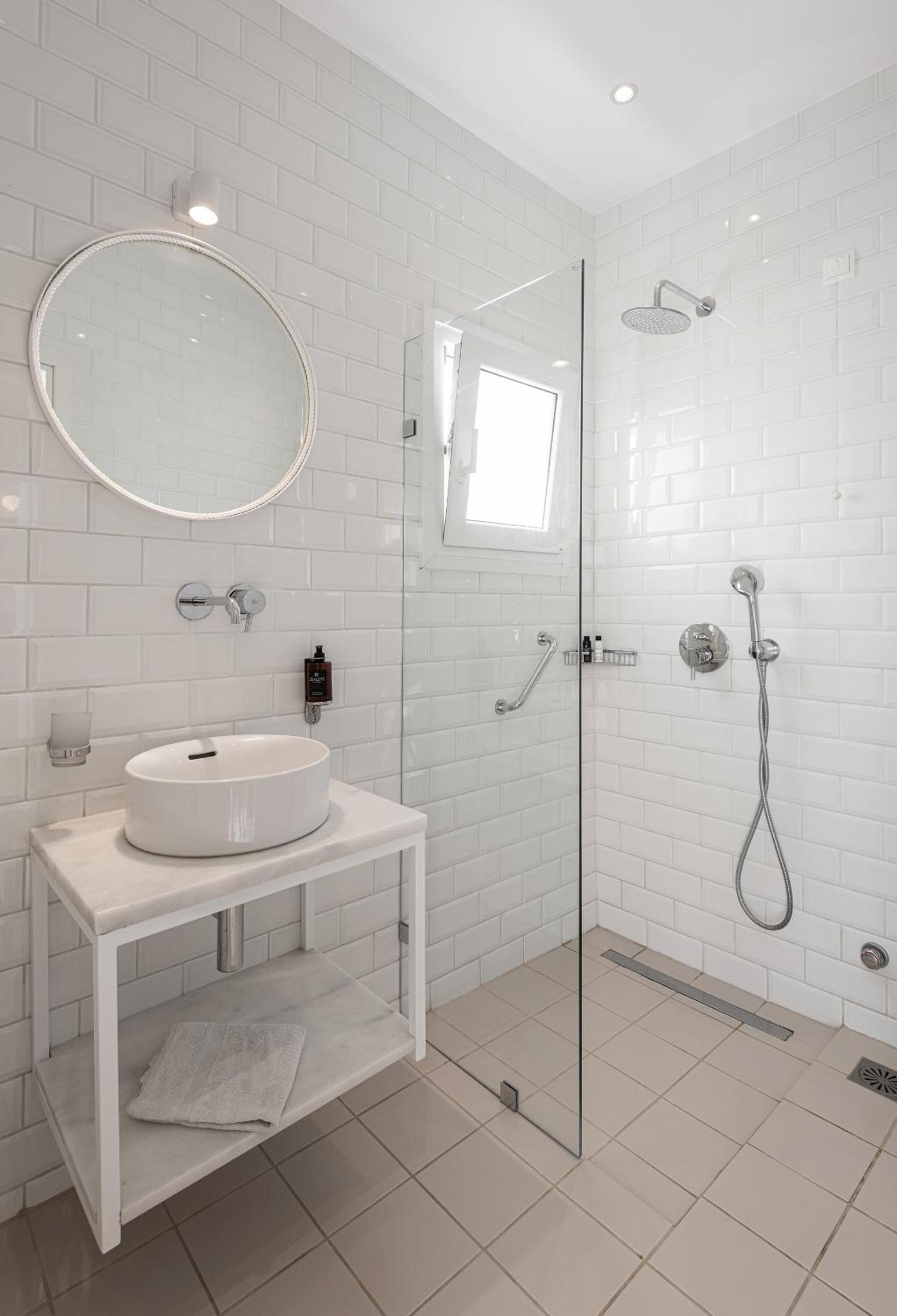 Double Room - Photo 11