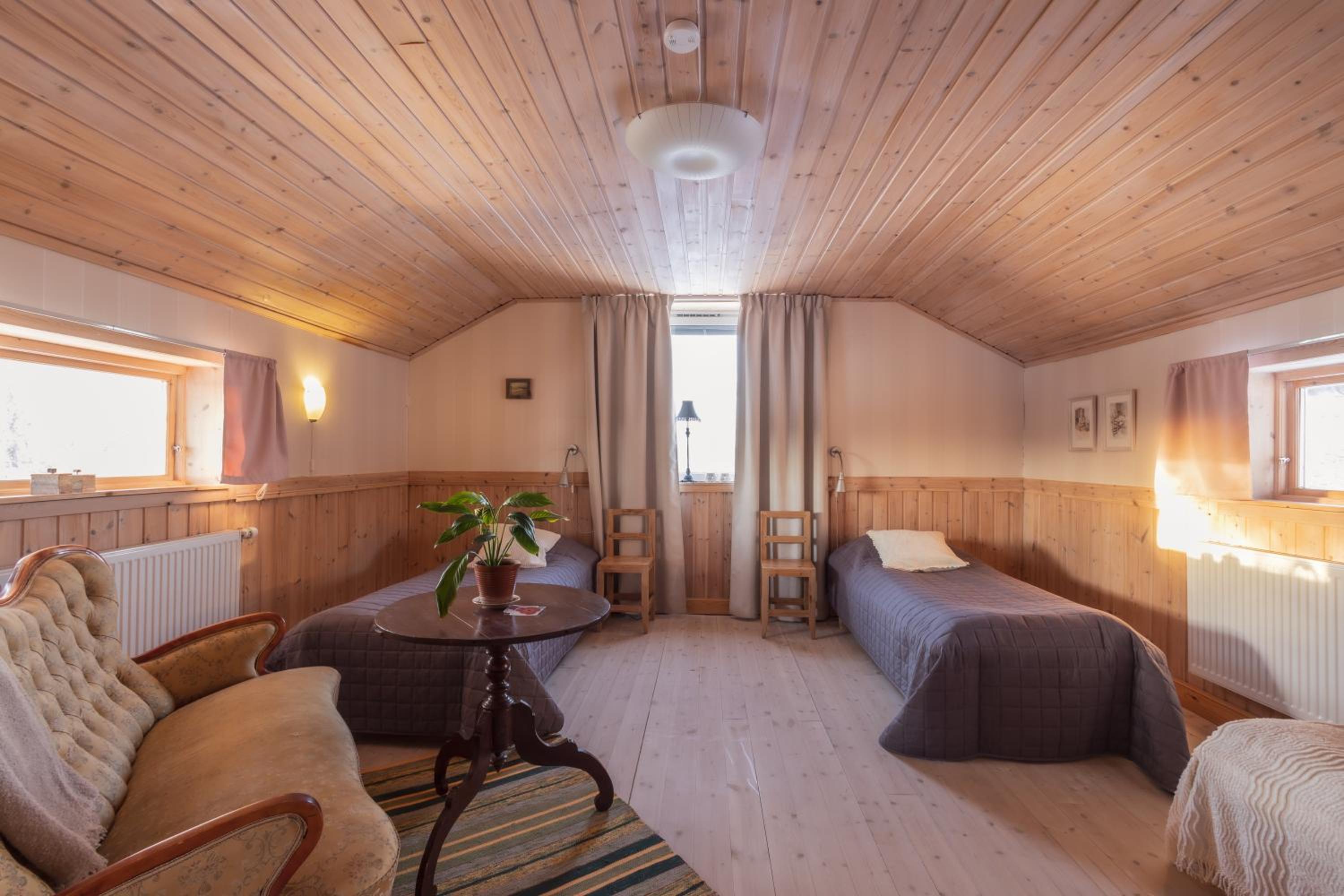 Large Double Room photo 2