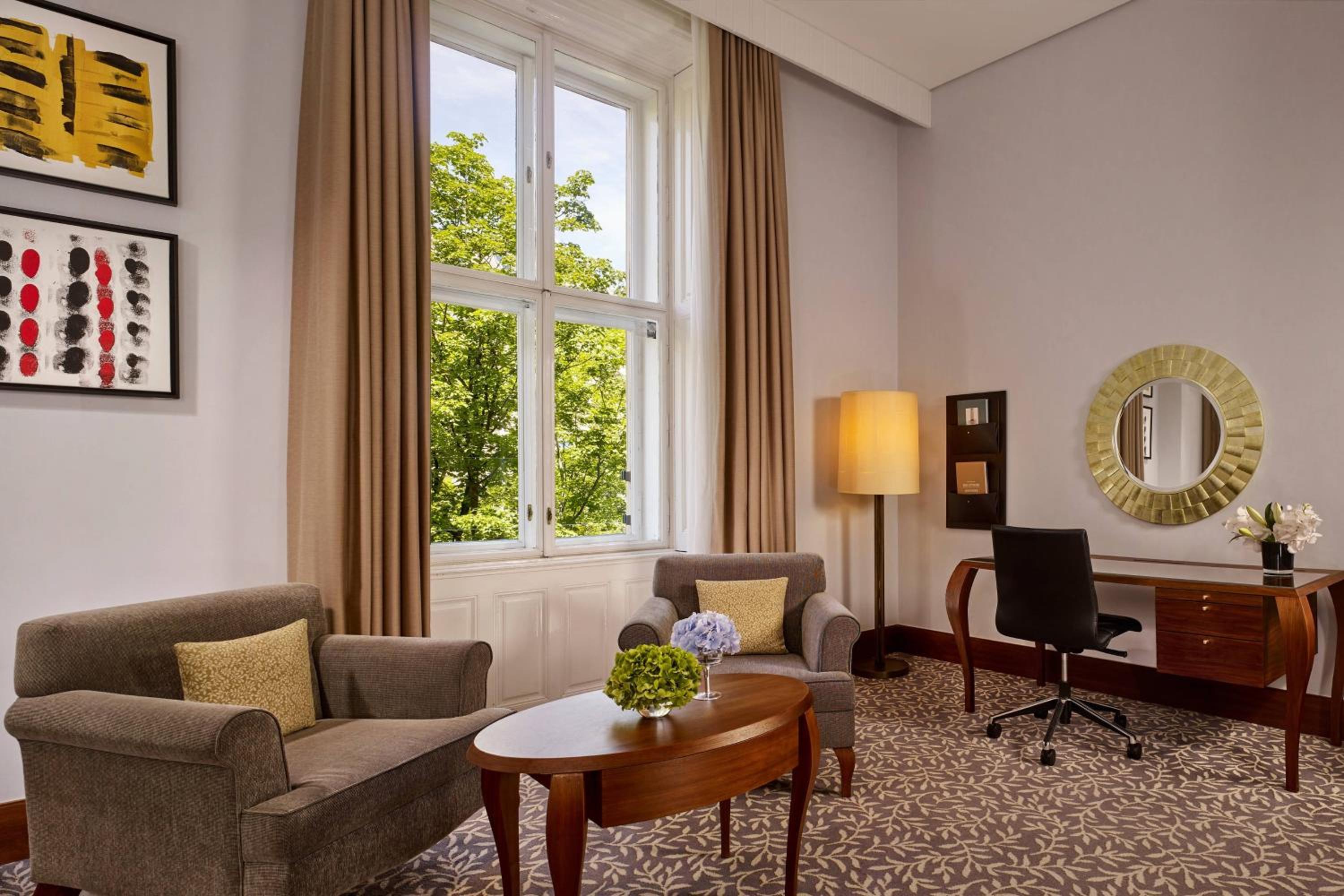 Premium Executive Room with Club Lounge Access