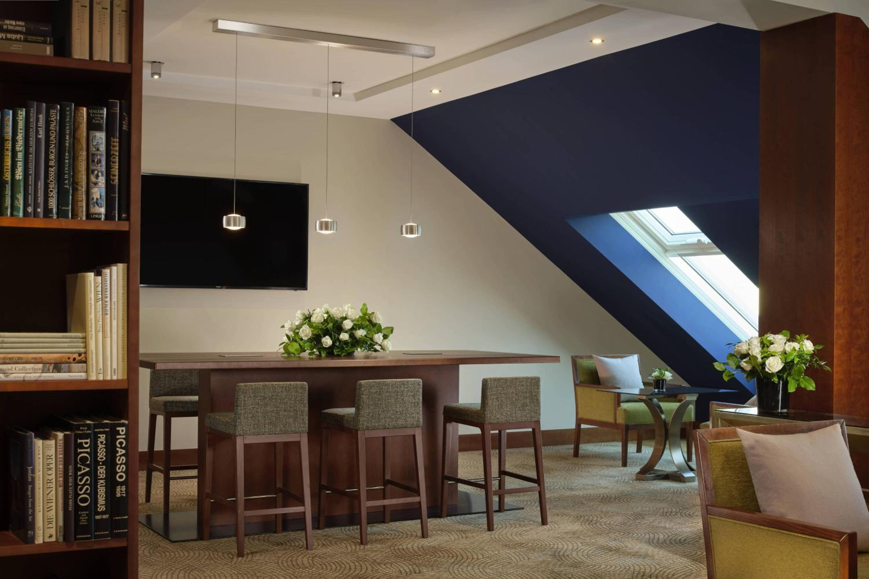 Premium Executive Suite with Club Lounge Access