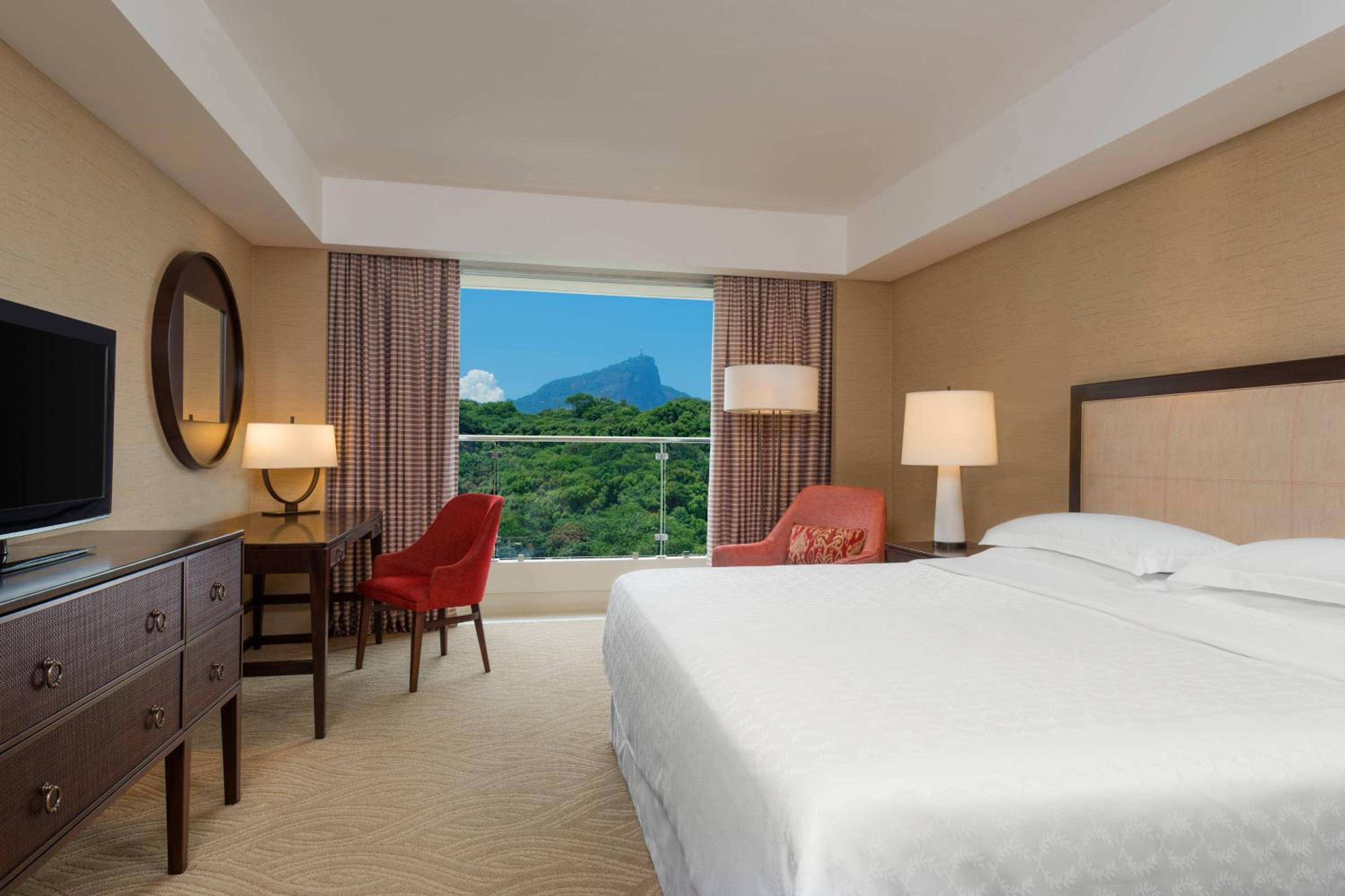 Club King Room, Club level, Guest room, 1 King, High floor