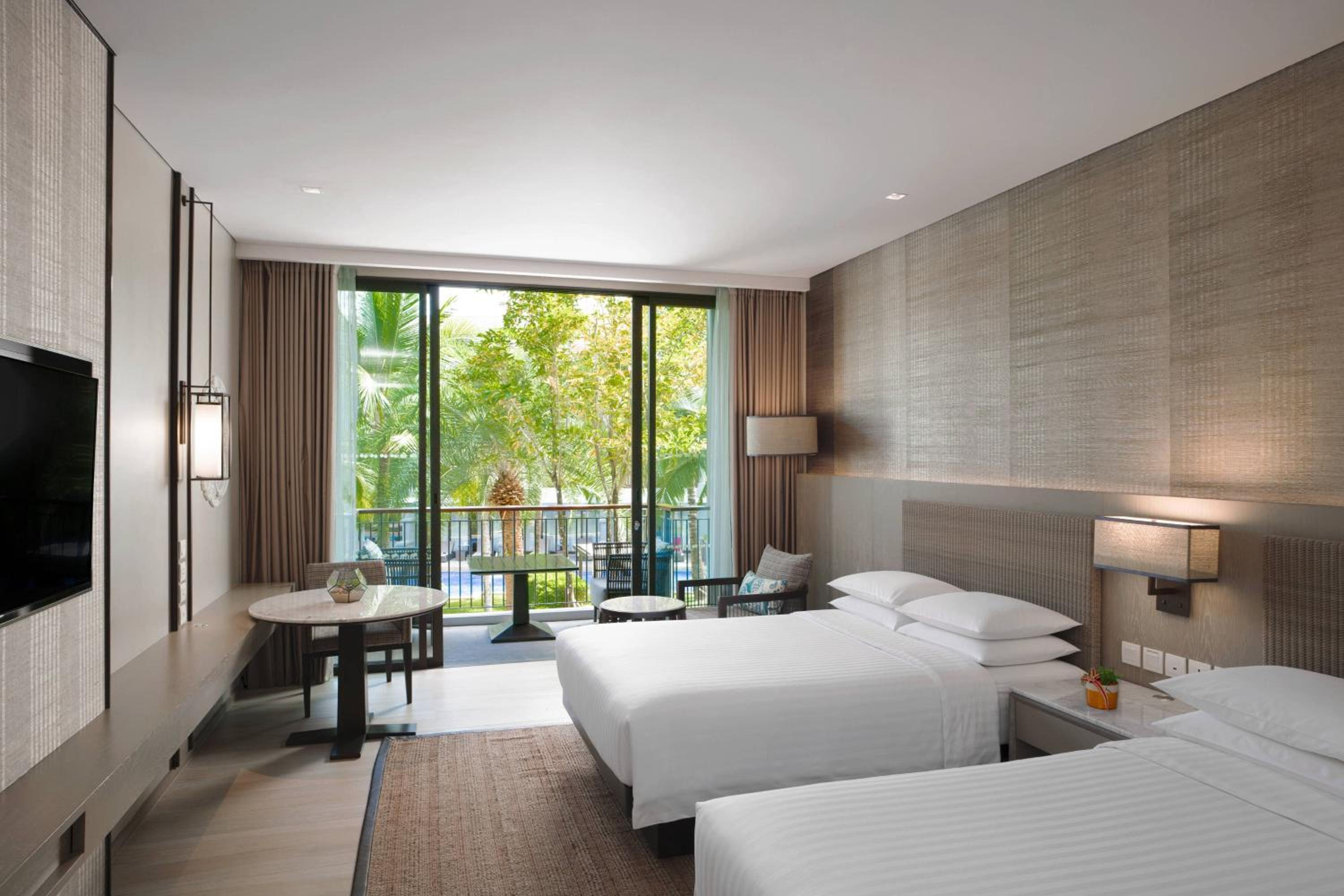 Deluxe Room, Guest room, 2 Double, Balcony