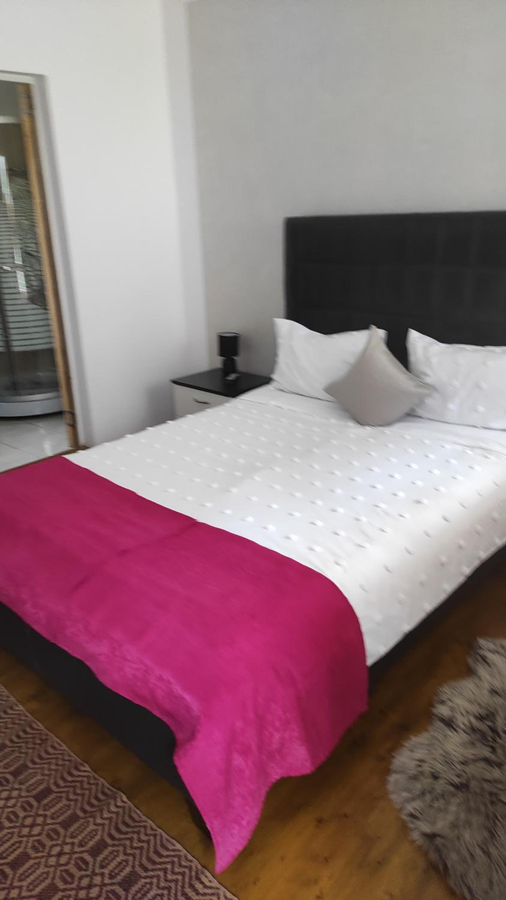 Double Room with Private Bathroom - Photo 23