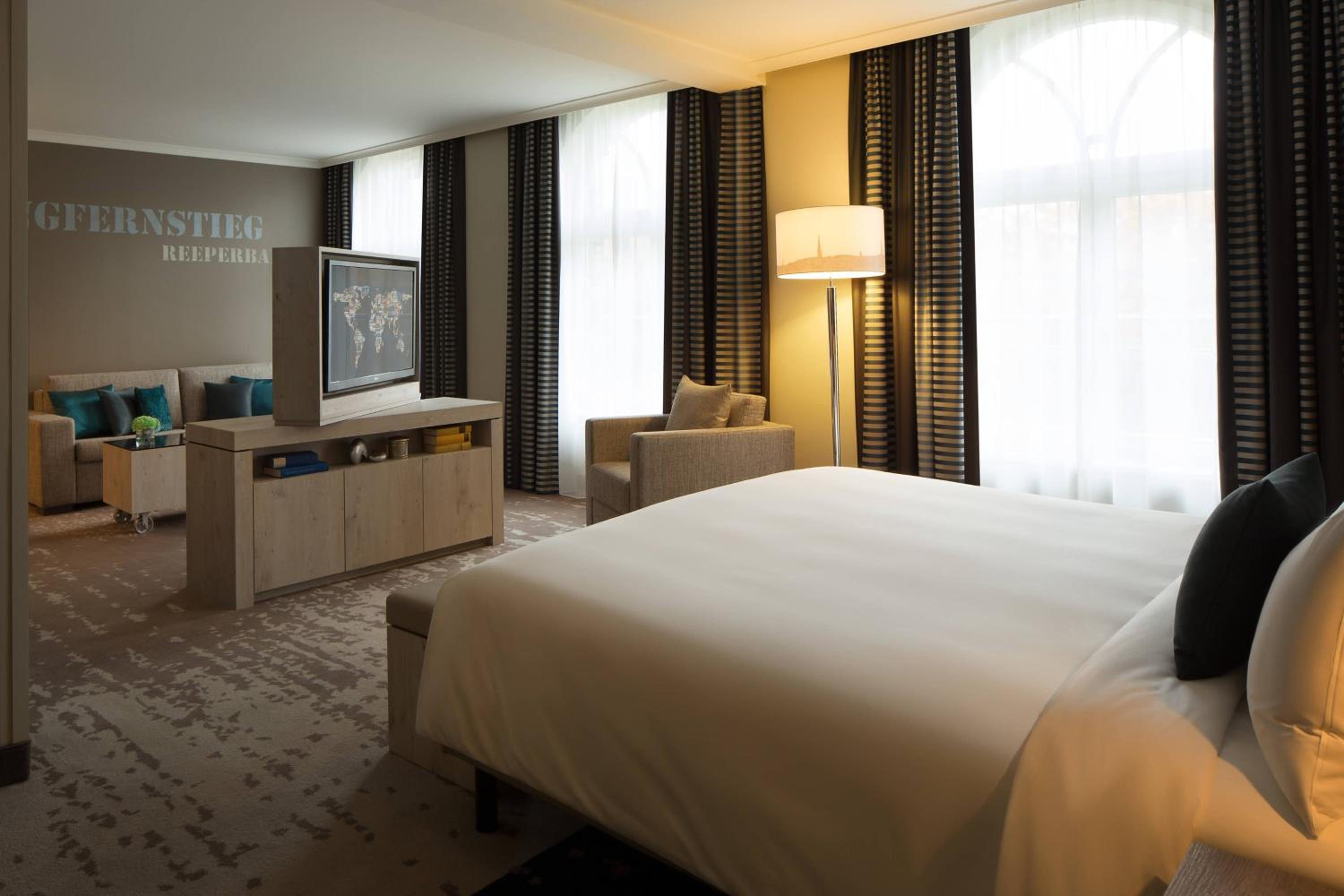 King Studio Suite