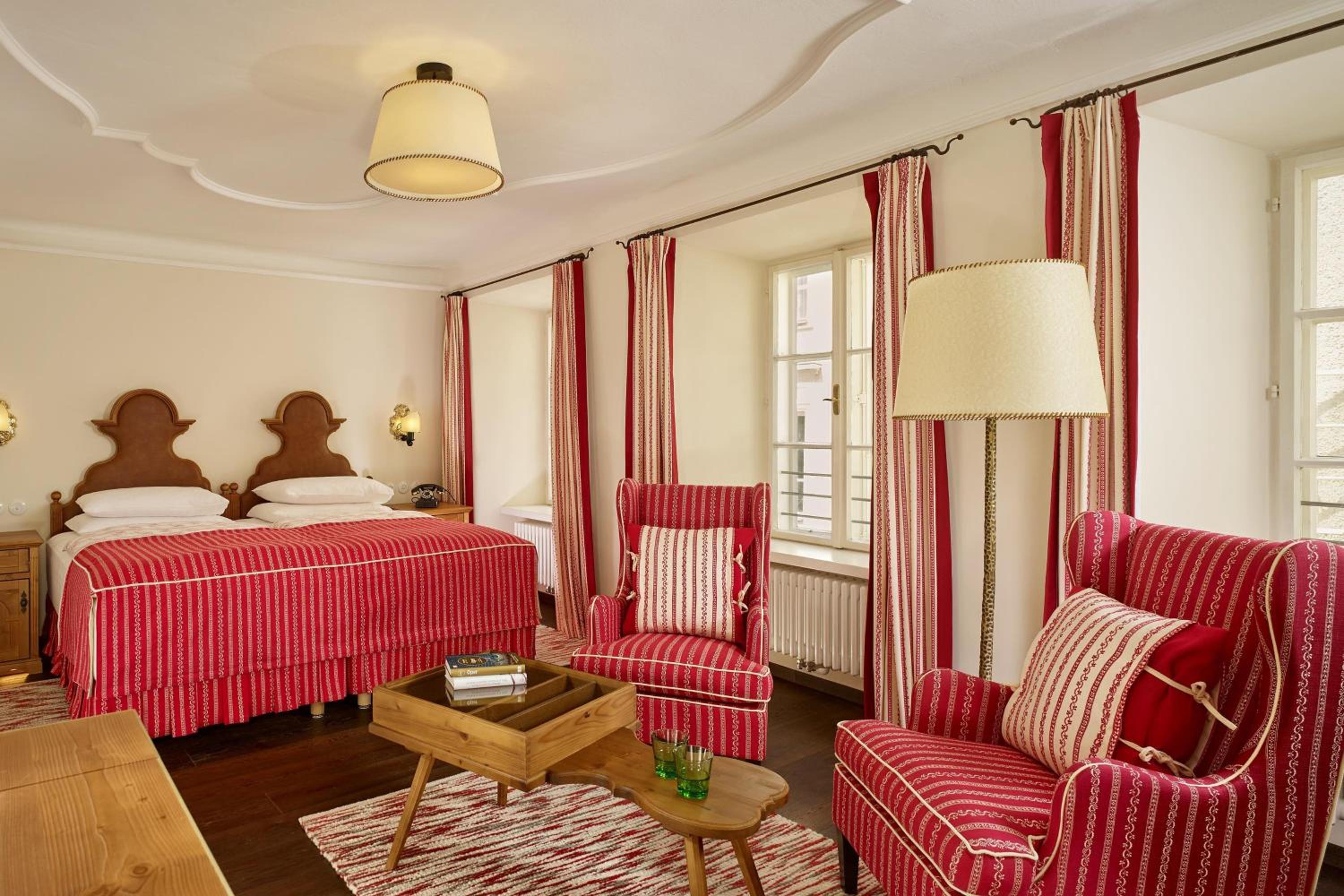 Deluxe Room, King - Photo 1