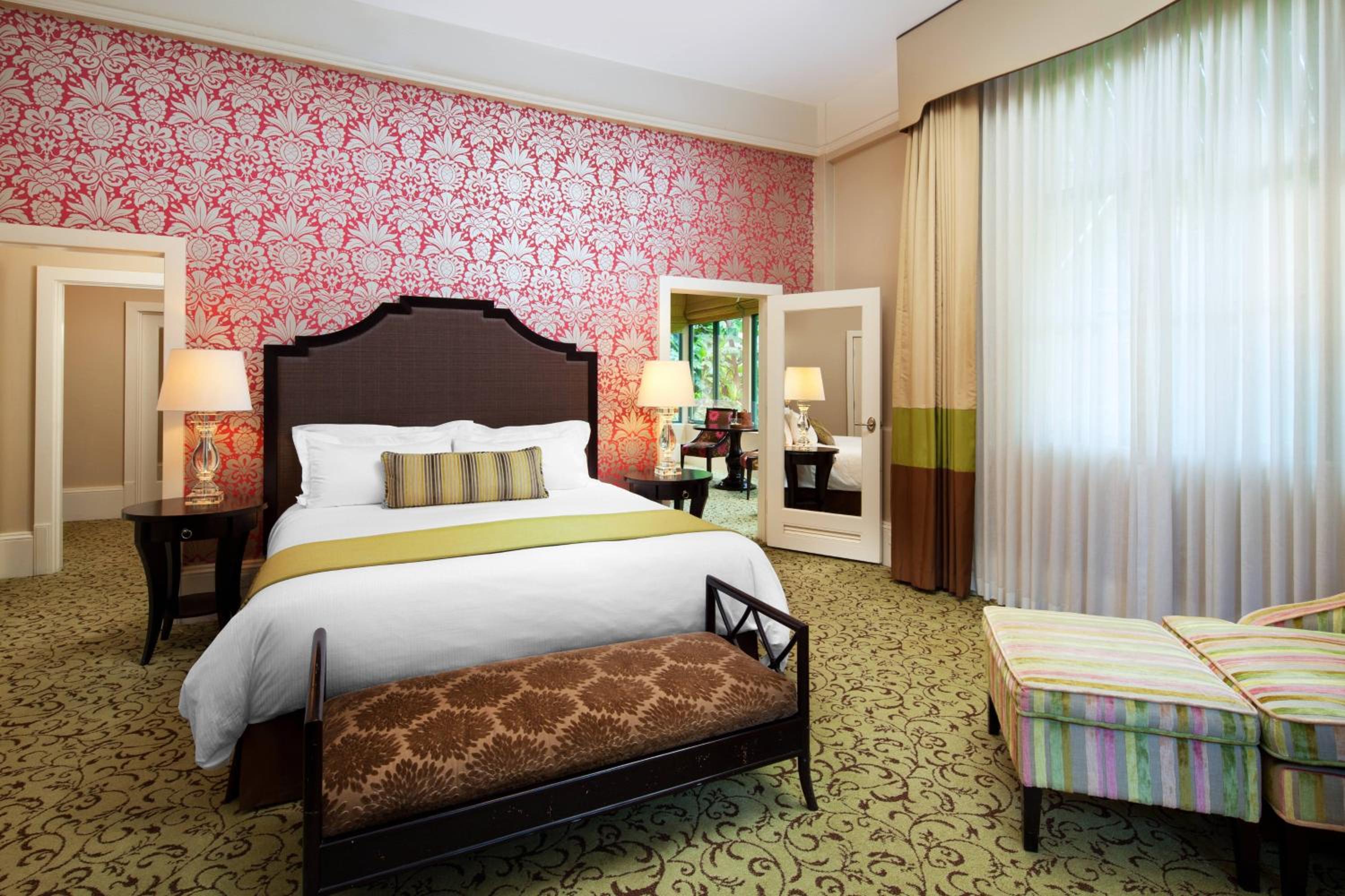 Suite with One King Bed (Non Smoking) - Photo 4