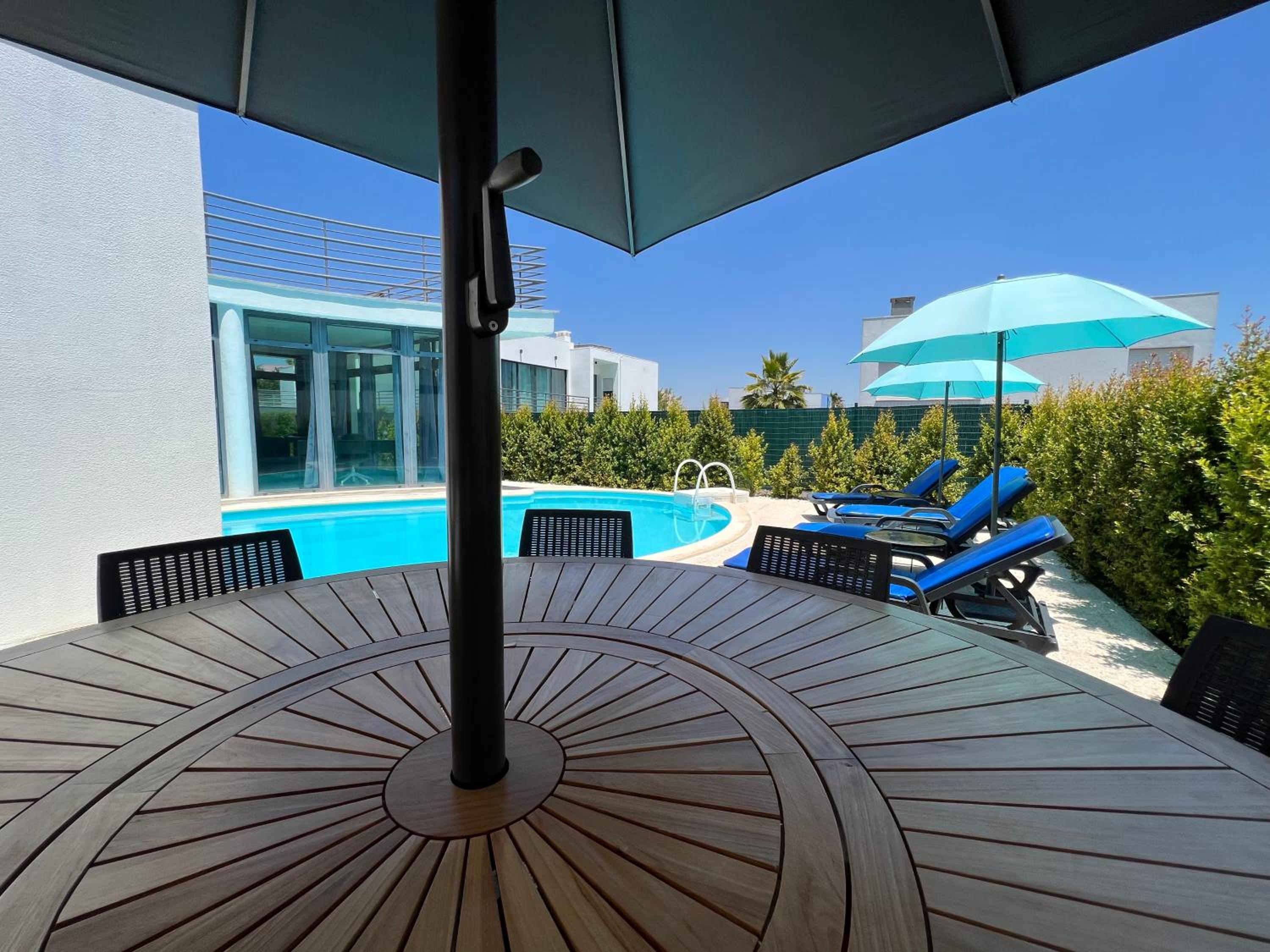Villa photo 2