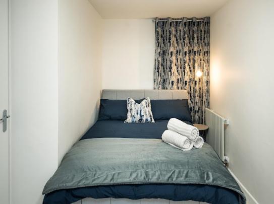 Three-Bedroom Apartment photo 2