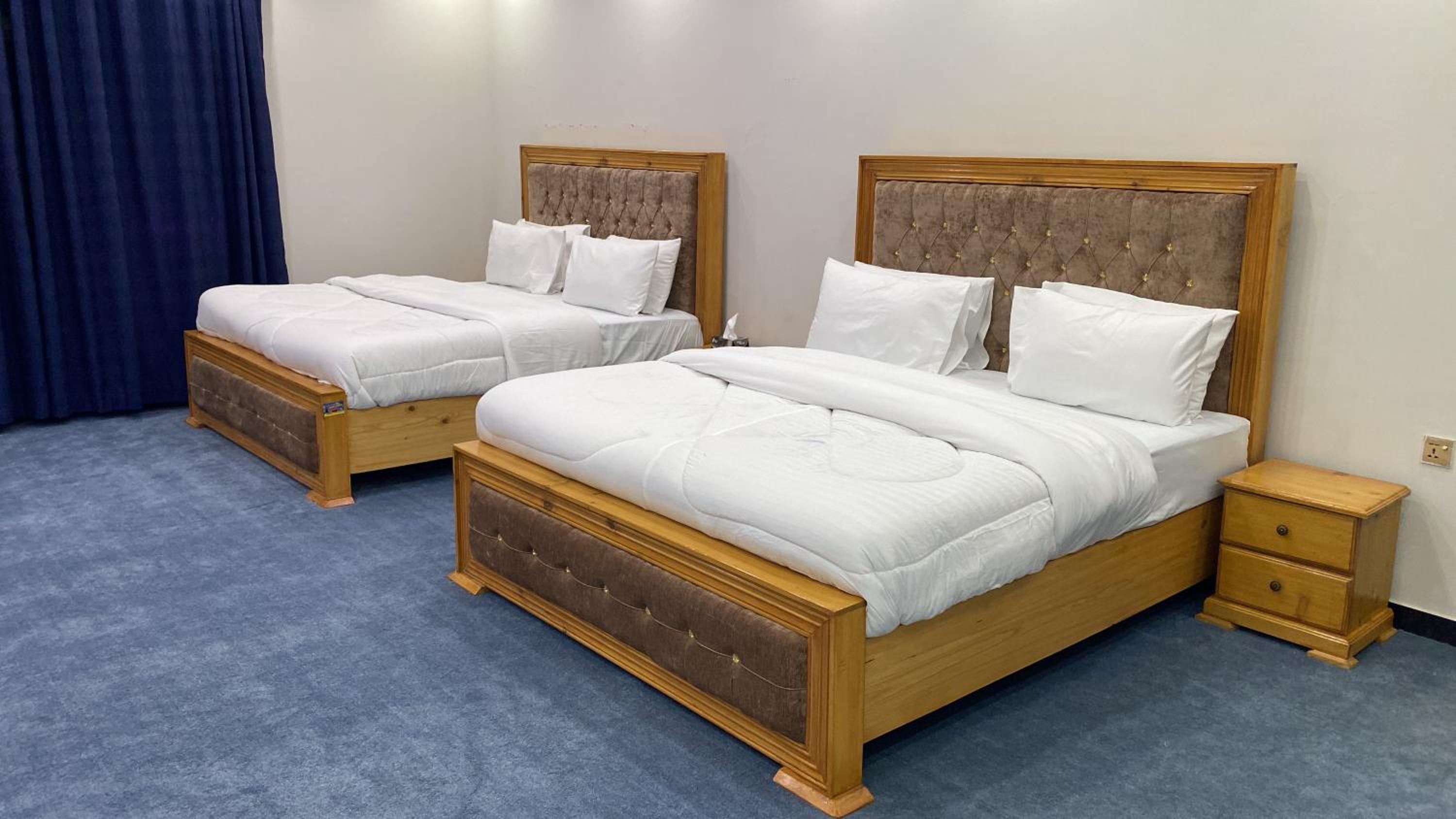 Deluxe King Suite photo 1