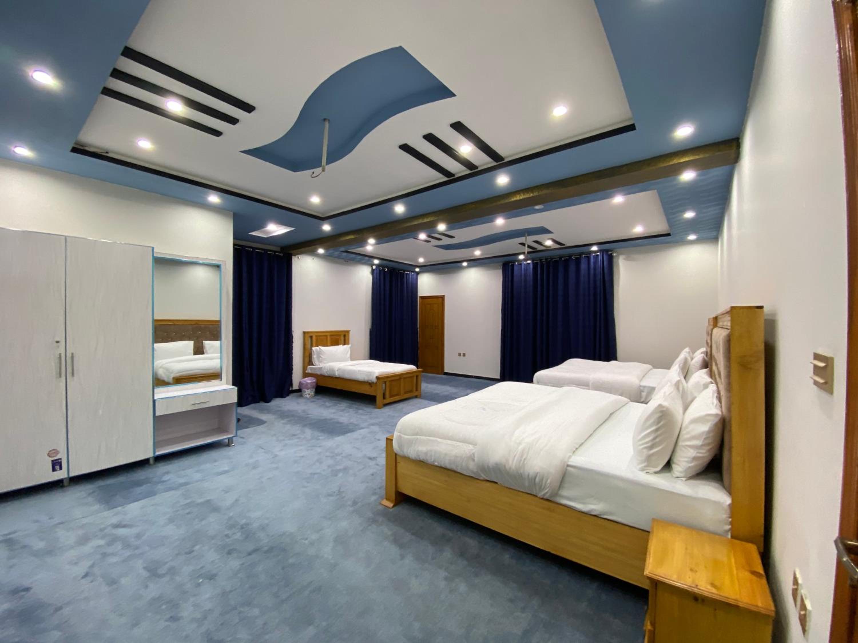 Deluxe King Suite photo 2