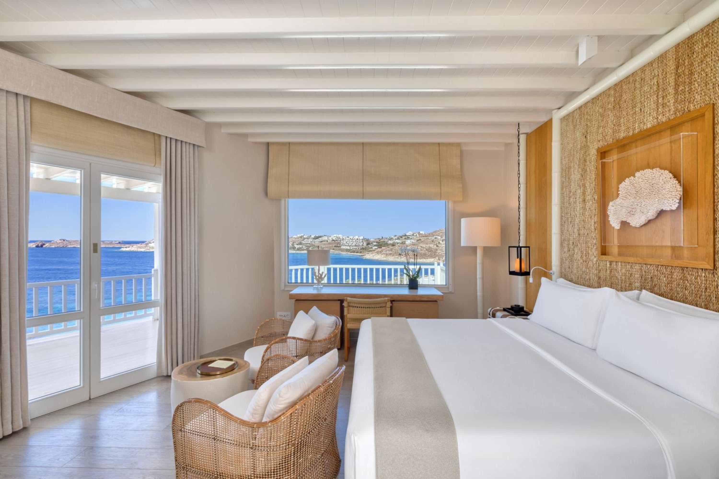 Deluxe Corner King Room with Sea View