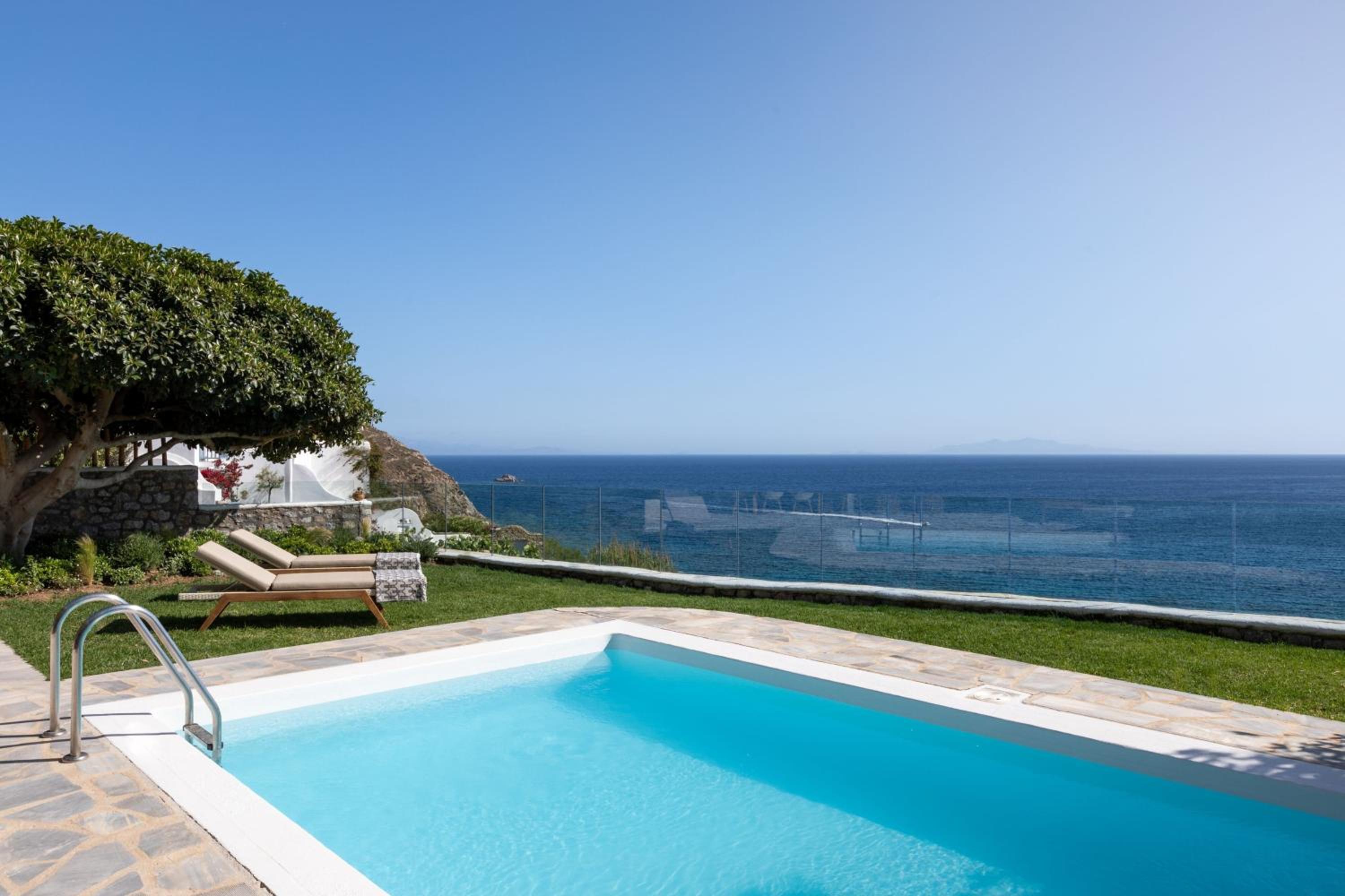 Amethyst, 3 Bedroom Villa, Sea view, Balcony, Private pool