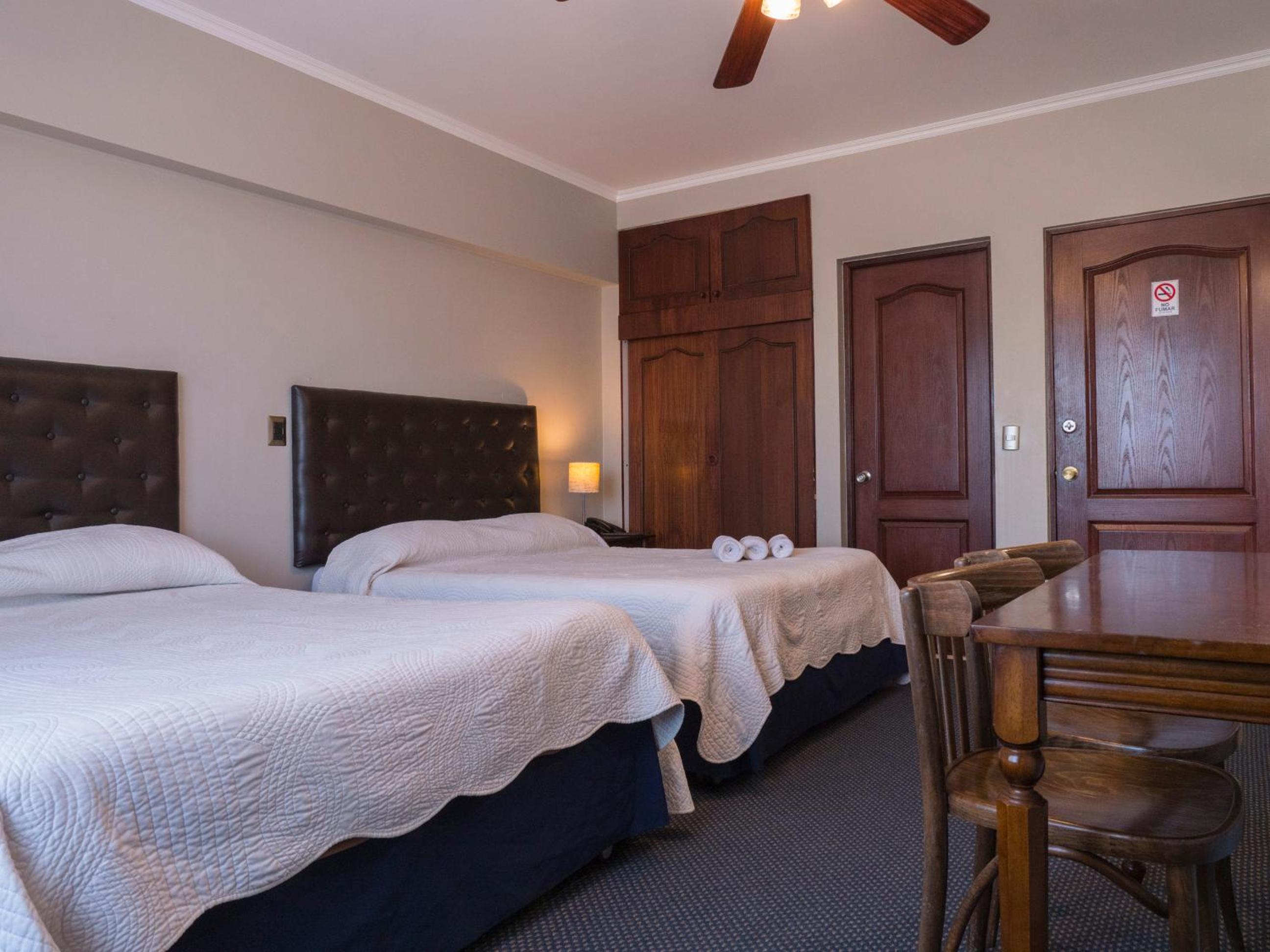 Standard Twin Room photo 2