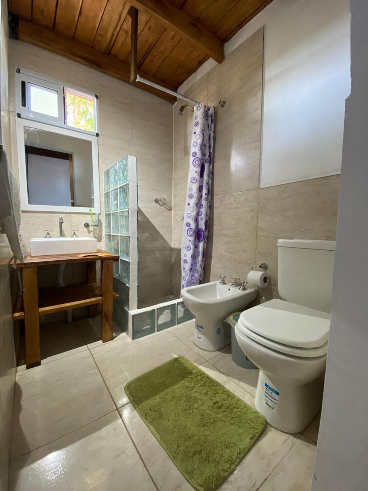 Family Room with Private Bathroom photo 3