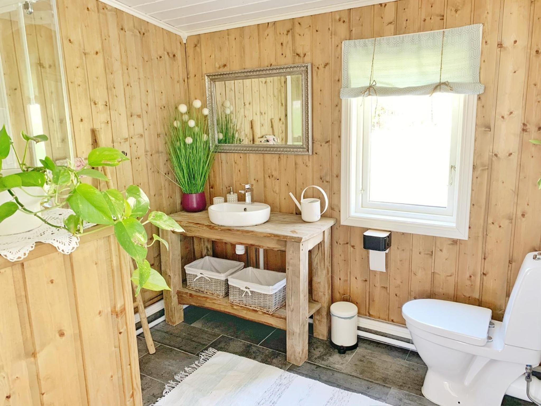 Two-Bedroom House - Photo 9
