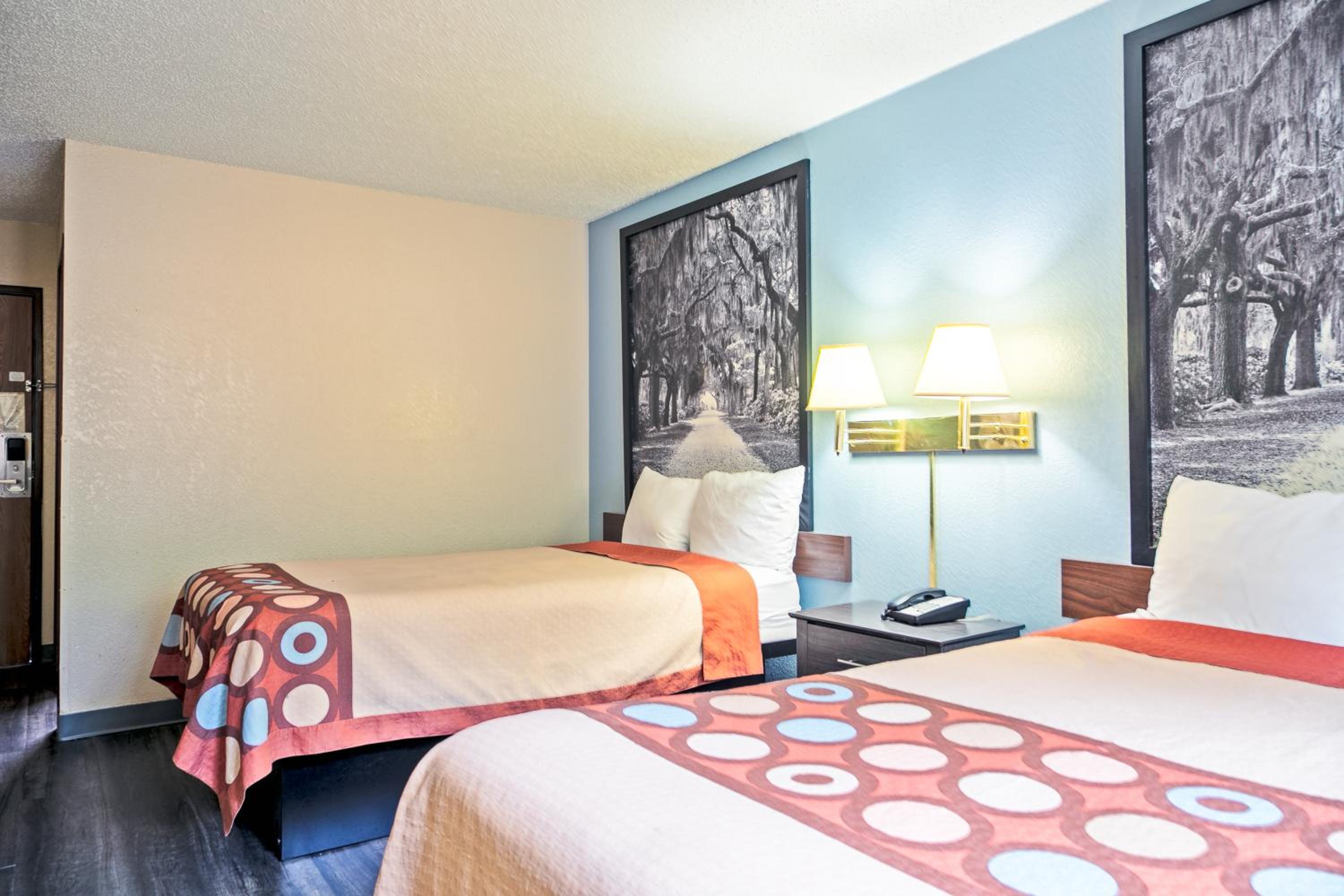 Double Room with Two Double Beds - Non-Smoking photo 3