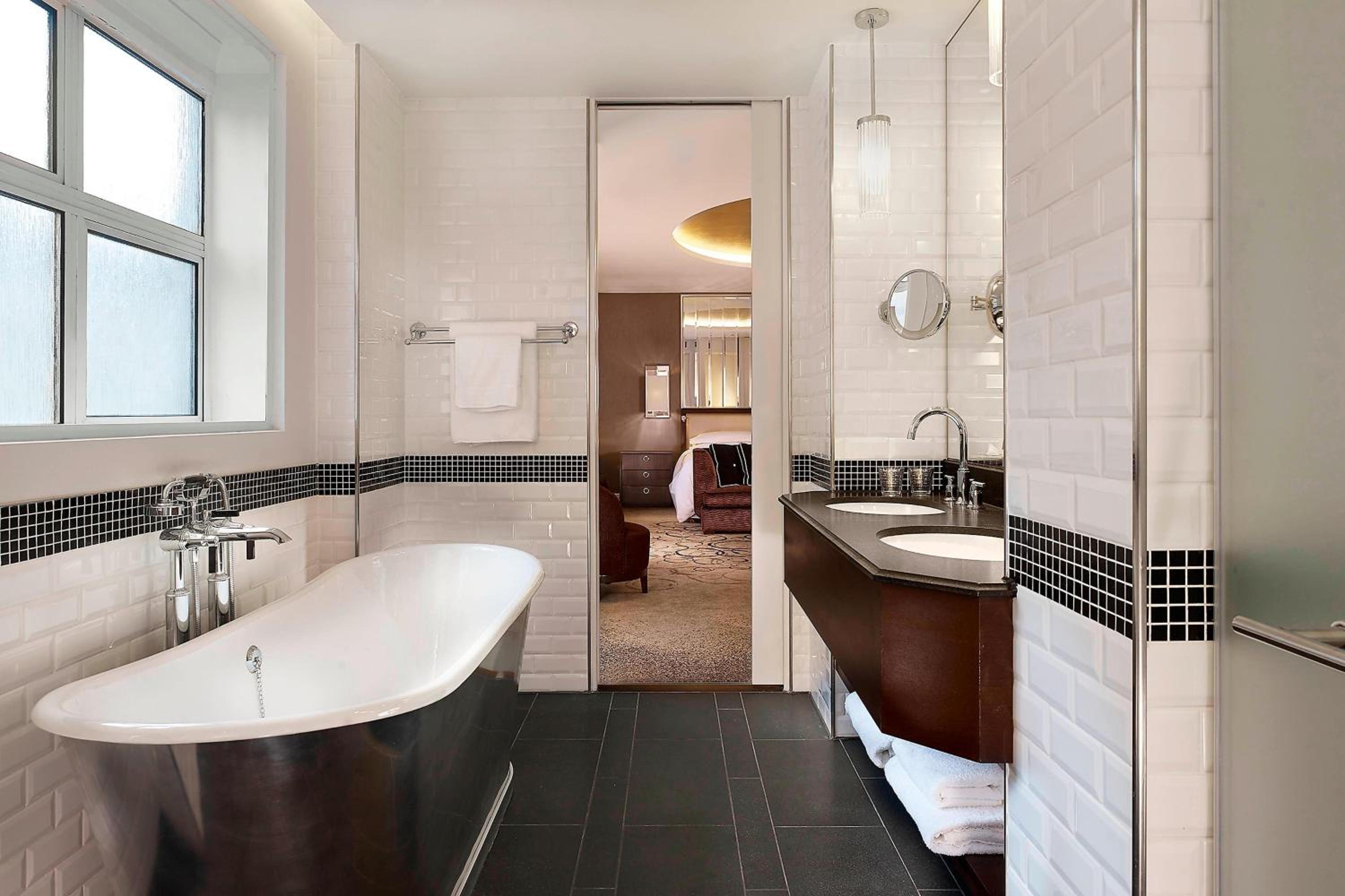 Art Deco Family Suite - Club Lounge Access photo 2