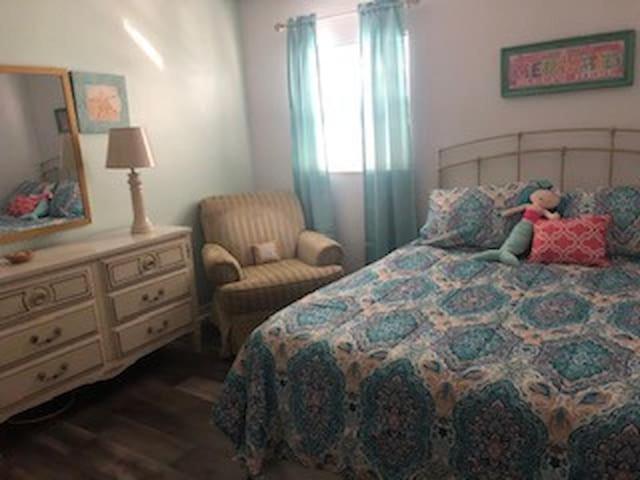 One-Bedroom House photo 1