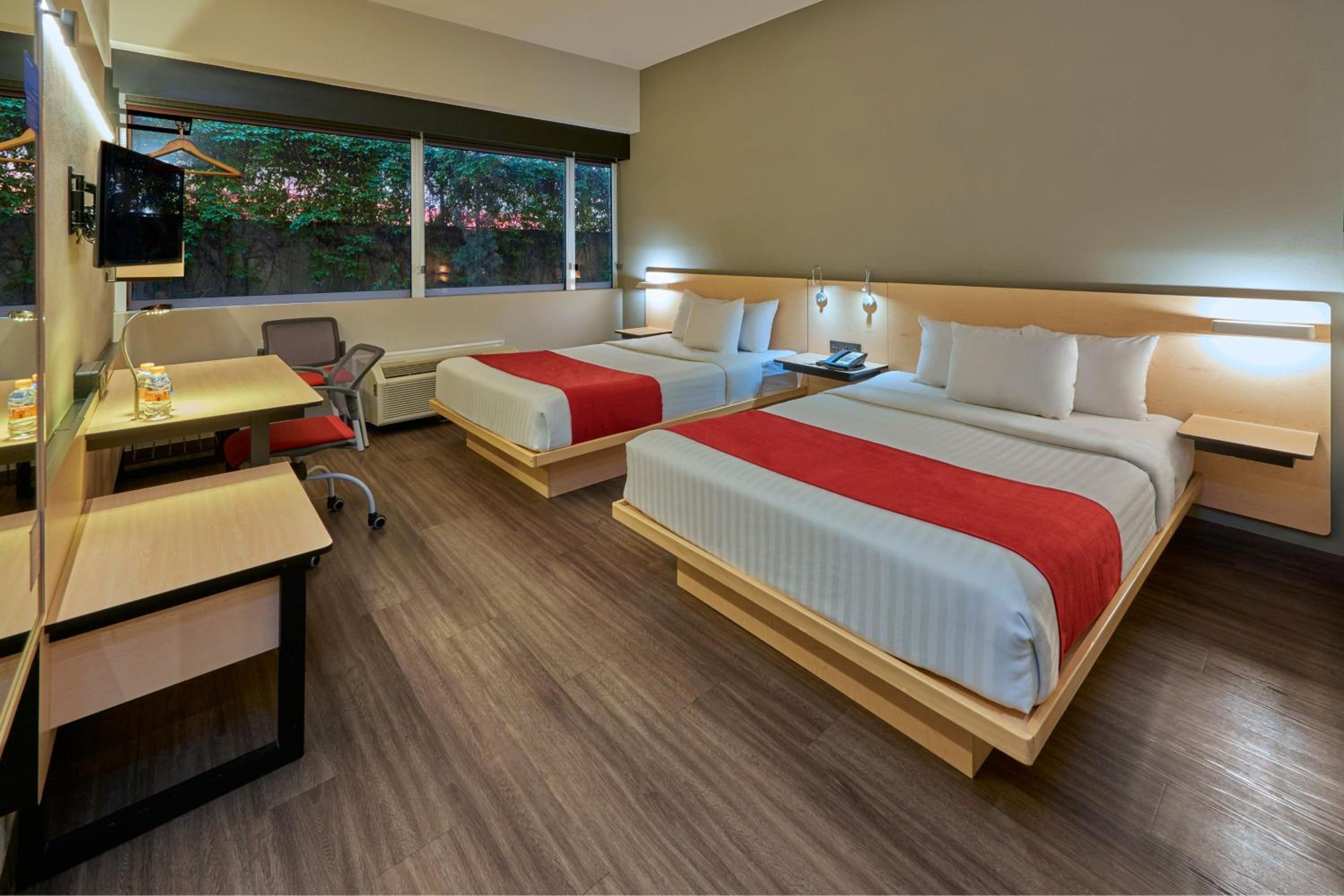 Double Room with Two Double Beds - Photo 1