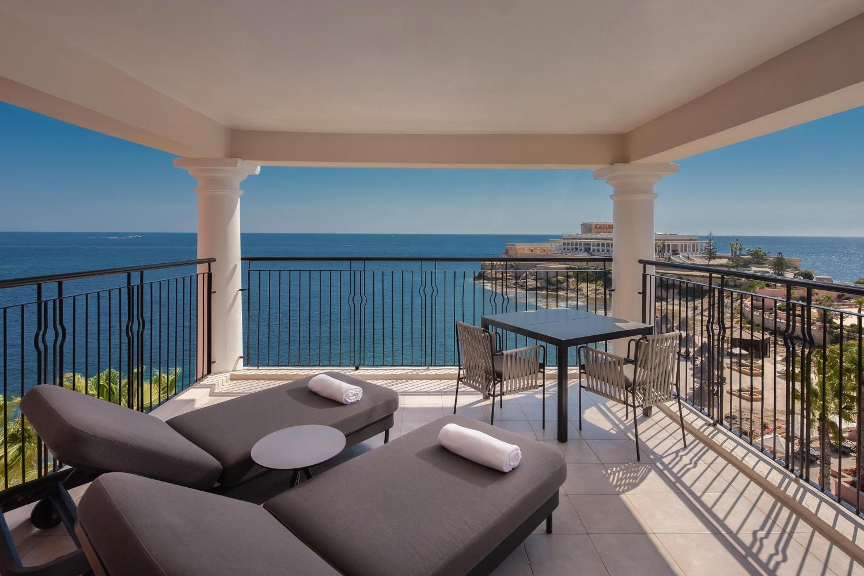 Balcony & Terrace