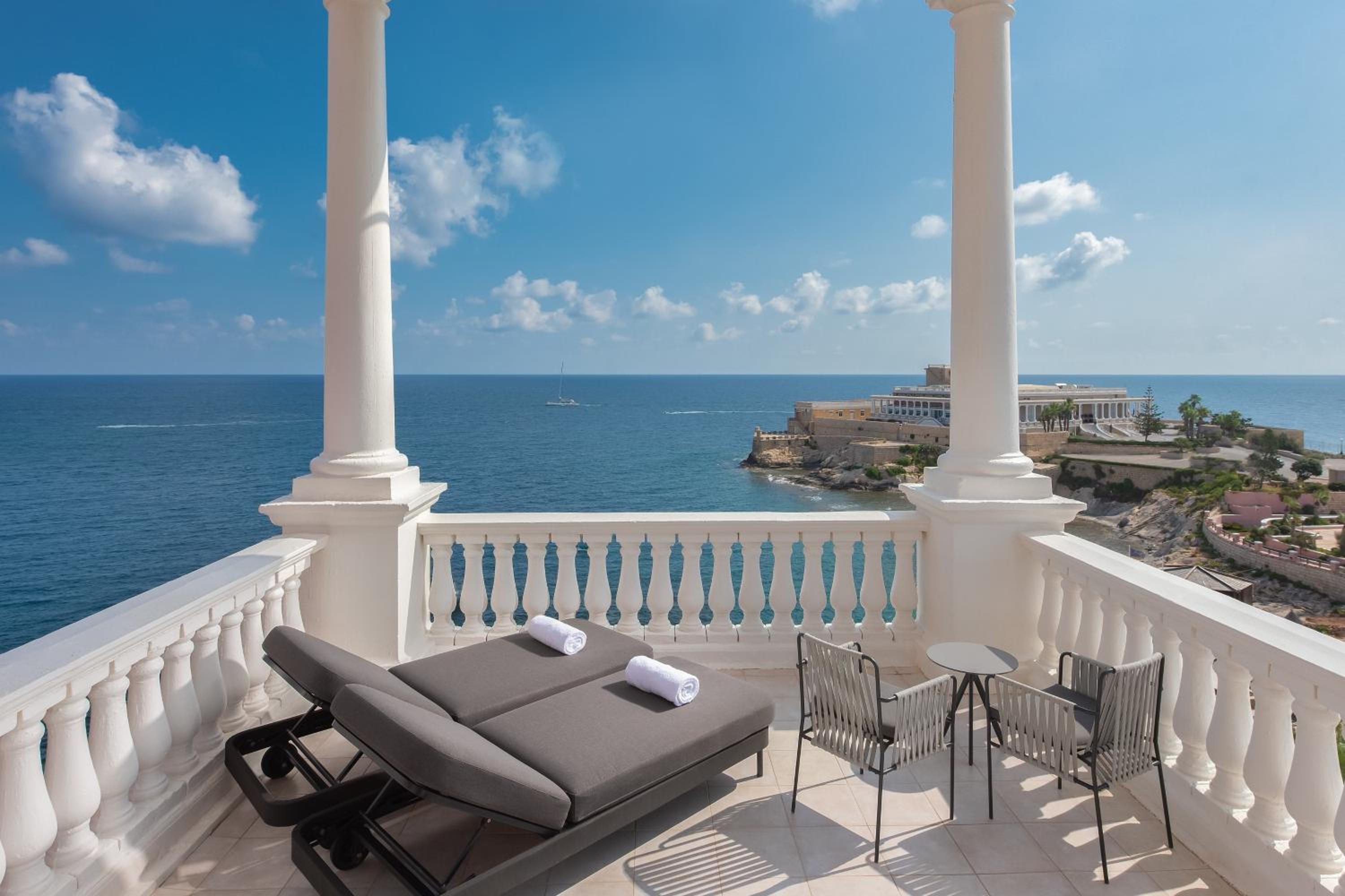 Balcony & Terrace